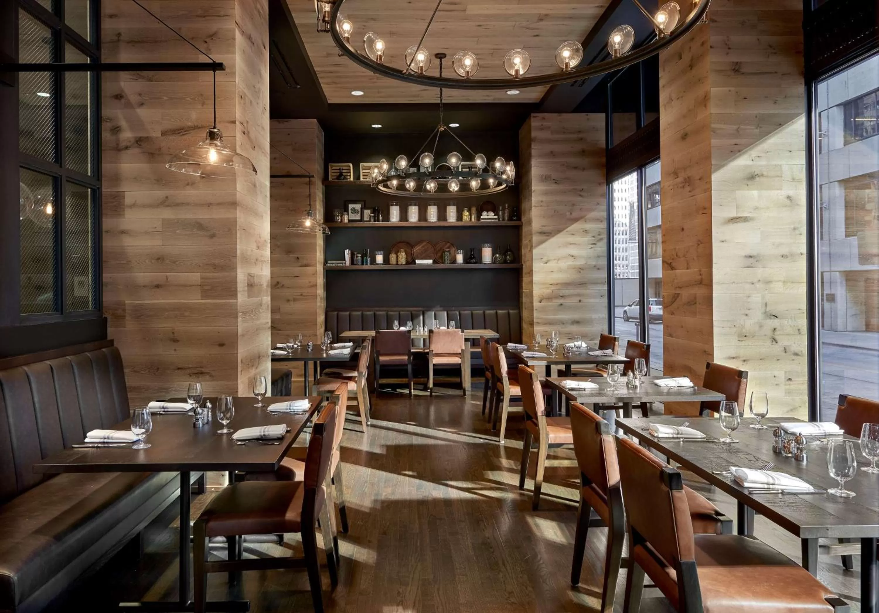 Restaurant/places to eat in Hotel Phillips Kansas City, Curio Collection By Hilton