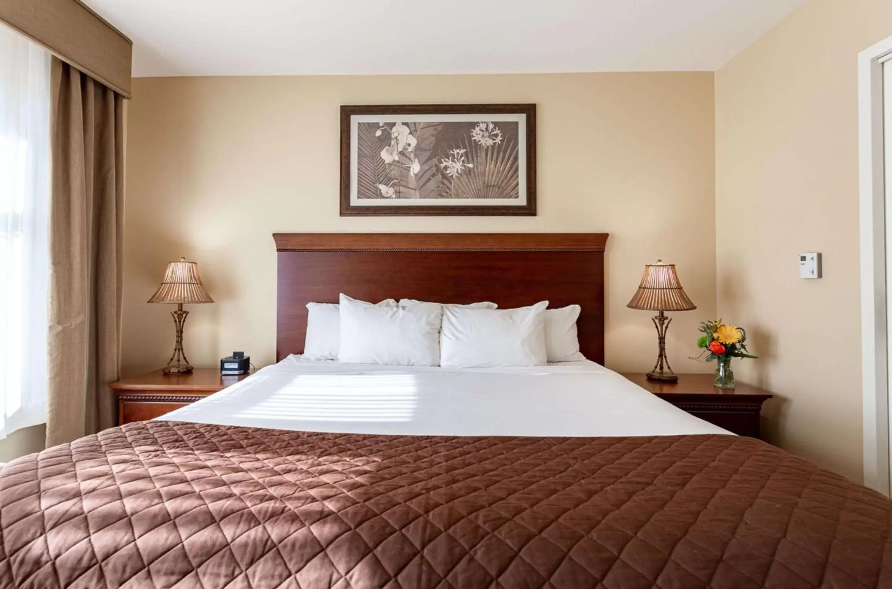 Bedroom, Bed in Jefferson Street Inn, a Member of Radisson Individuals