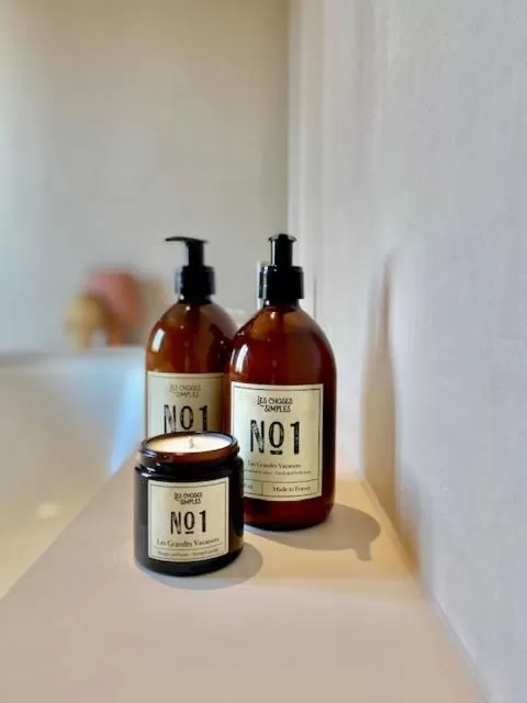 Bathroom in Toile Blanche