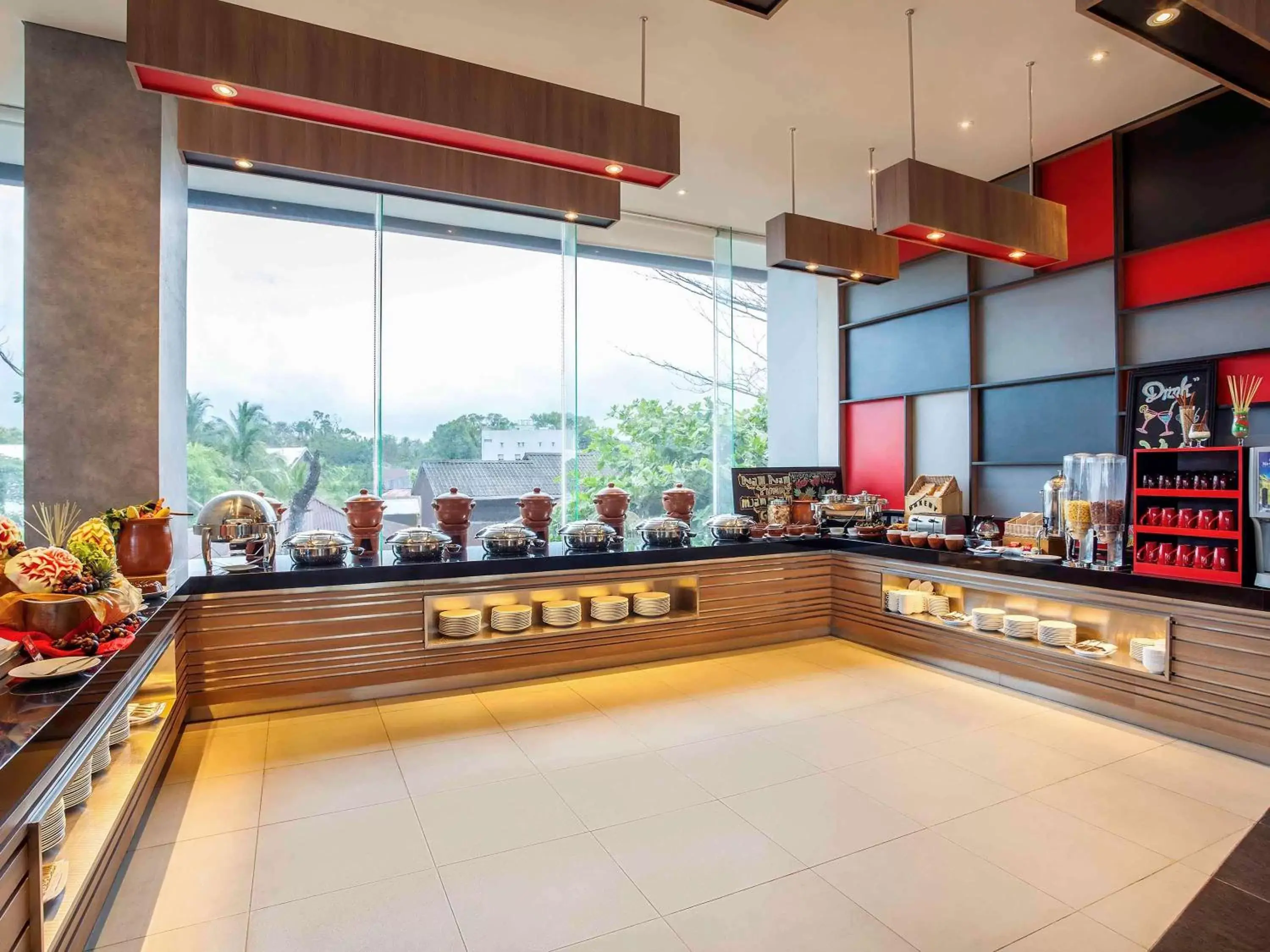 Restaurant/Places to Eat in Ibis Manado City Center Boulevard