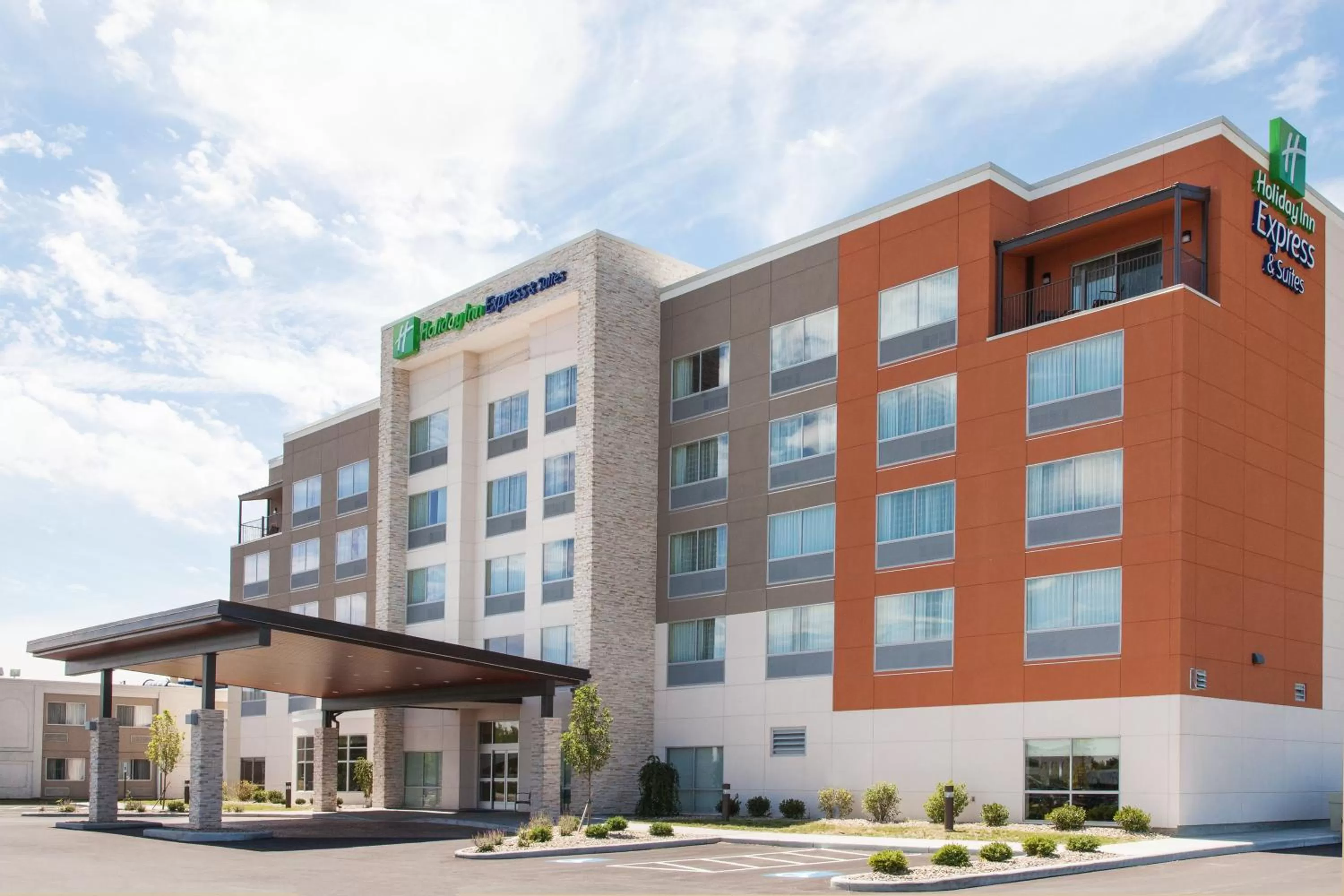Property building in Holiday Inn Express & Suites Sandusky by IHG