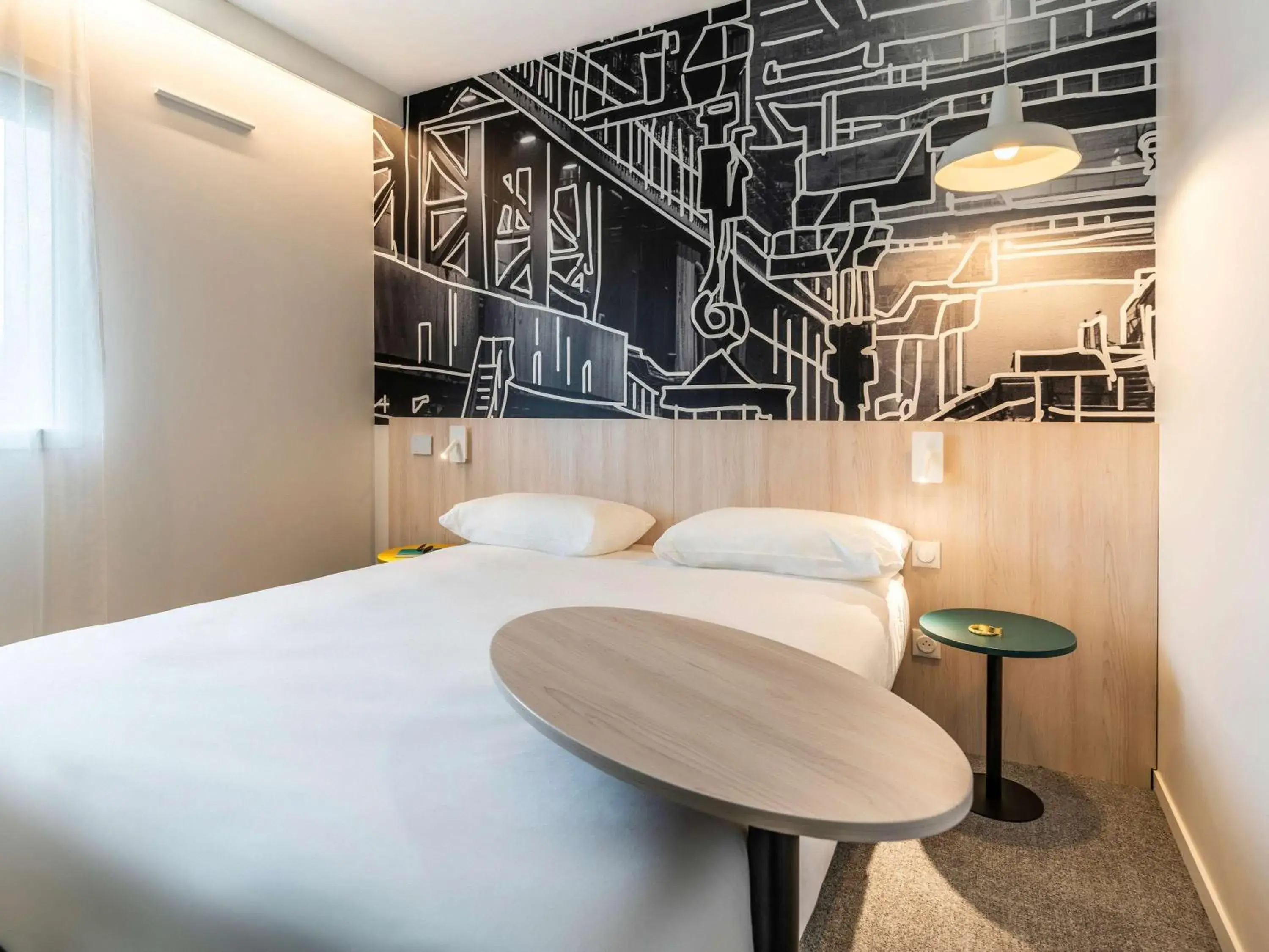 Photo of the whole room, Bed in ibis Styles Limoges Centre Photo of the whole room, Bed in ibis Styles Limoges Centre
