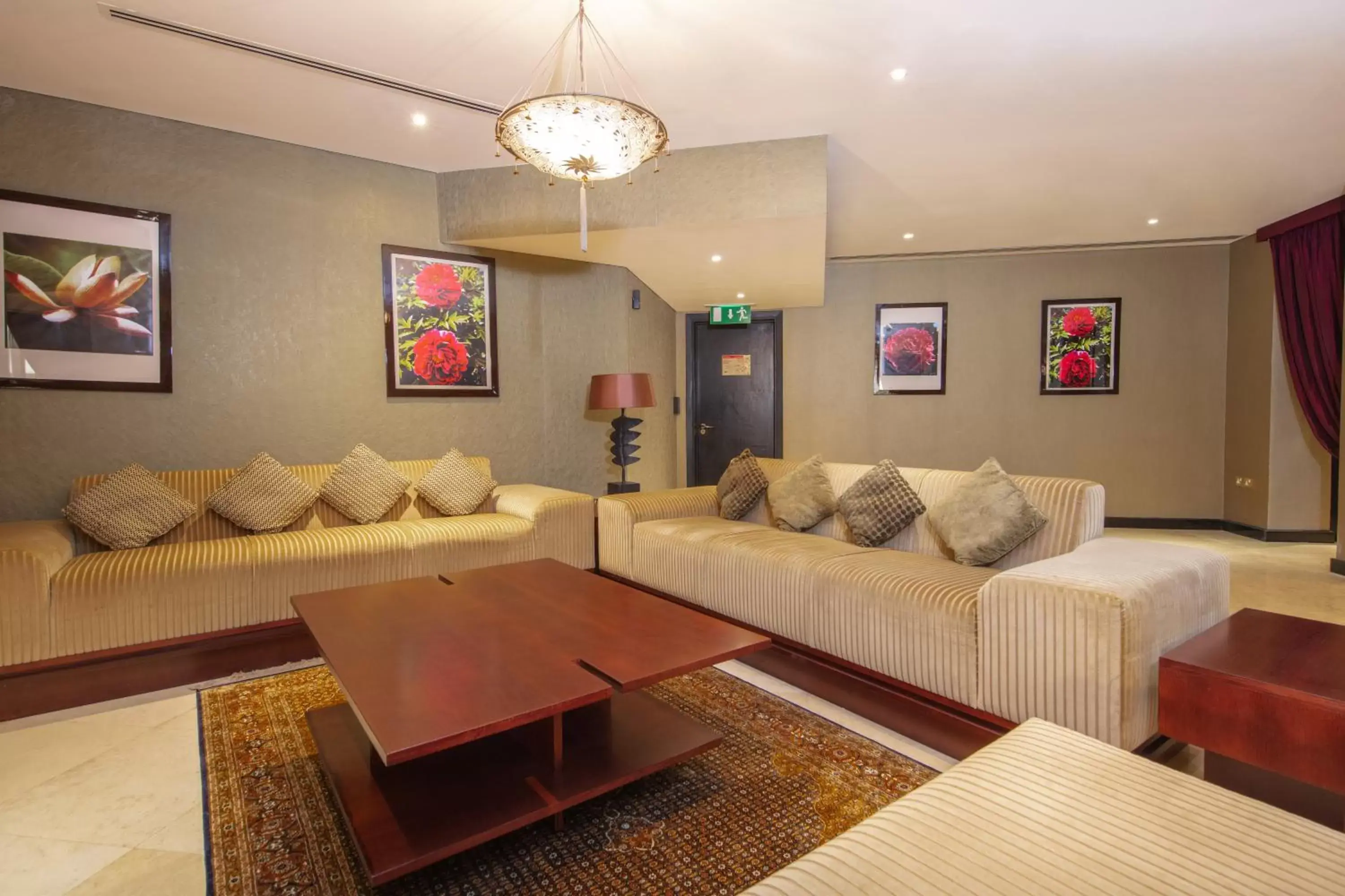 Living room, Seating Area in Radisson Blu Hotel, Doha