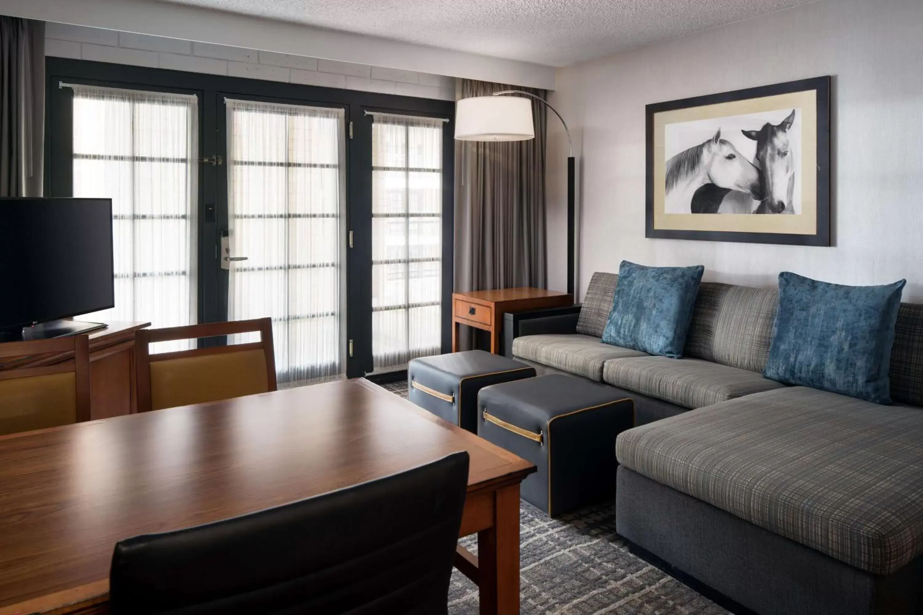 Bedroom, Seating Area in Embassy Suites by Hilton Austin Central