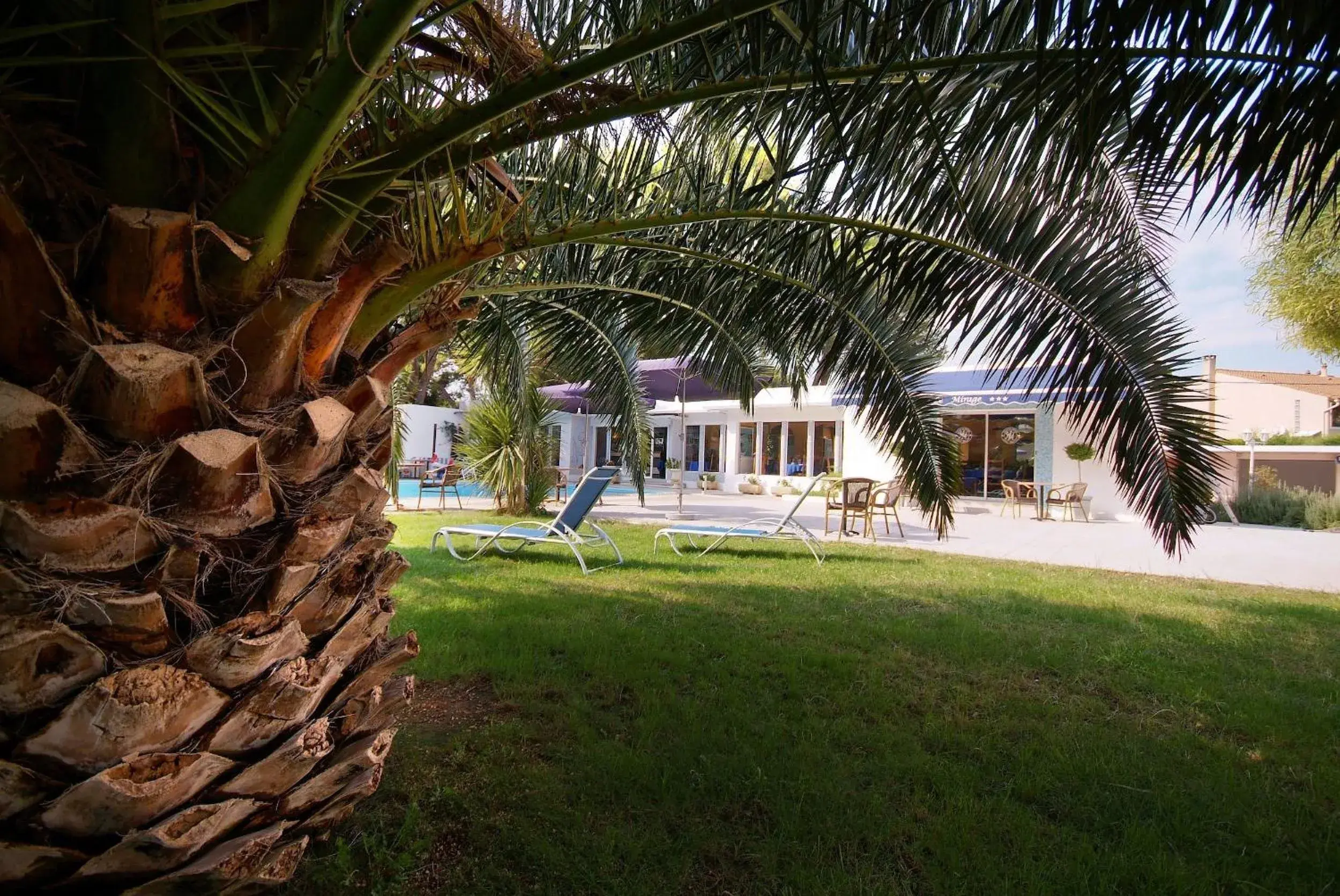 Facade/entrance, Property Building in Cit'Hotel Le Mirage