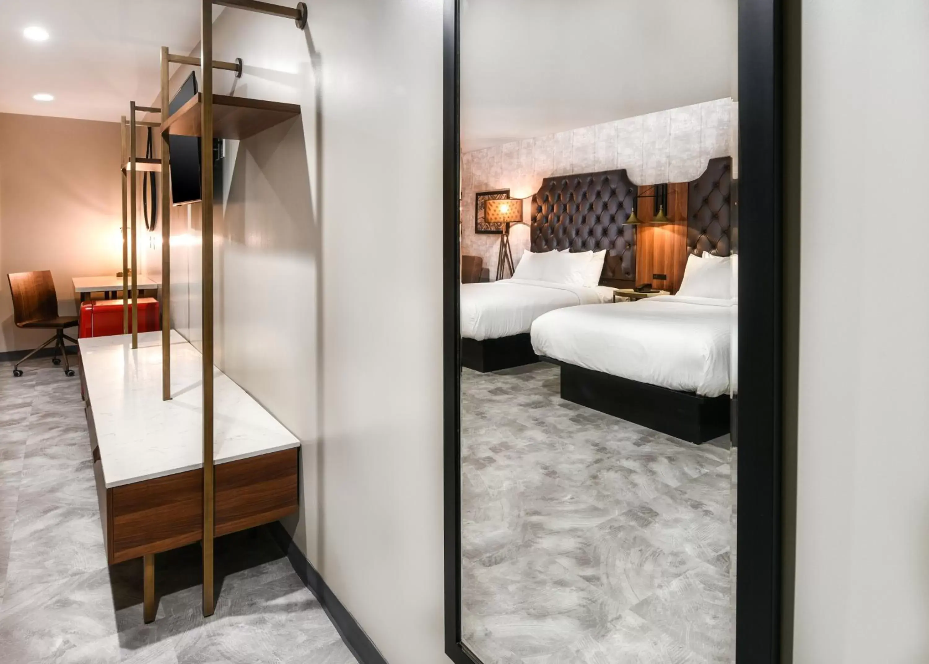 Bedroom, Bed in Hollywood Inn Suites Hotel
