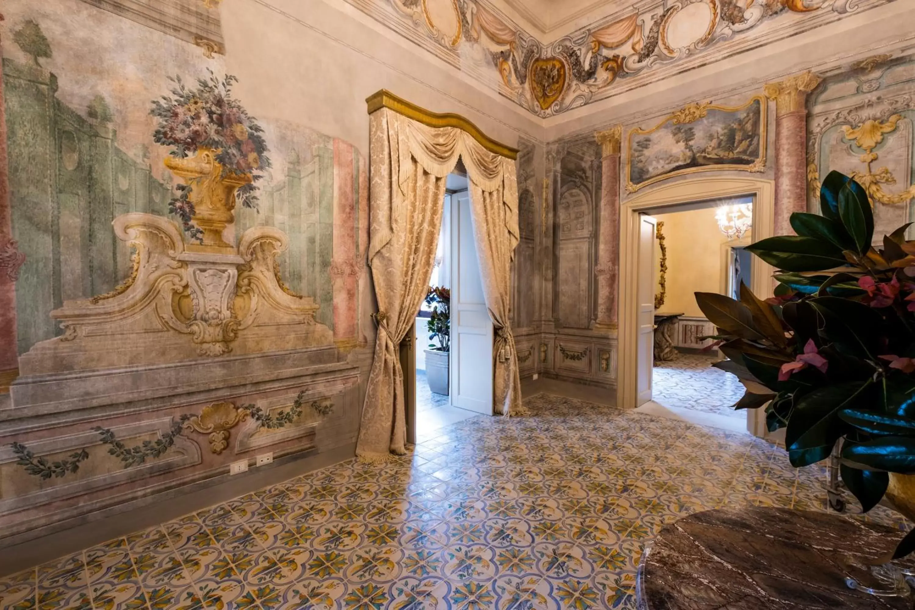 Decorative detail, Bathroom in Villa del Gattopardo