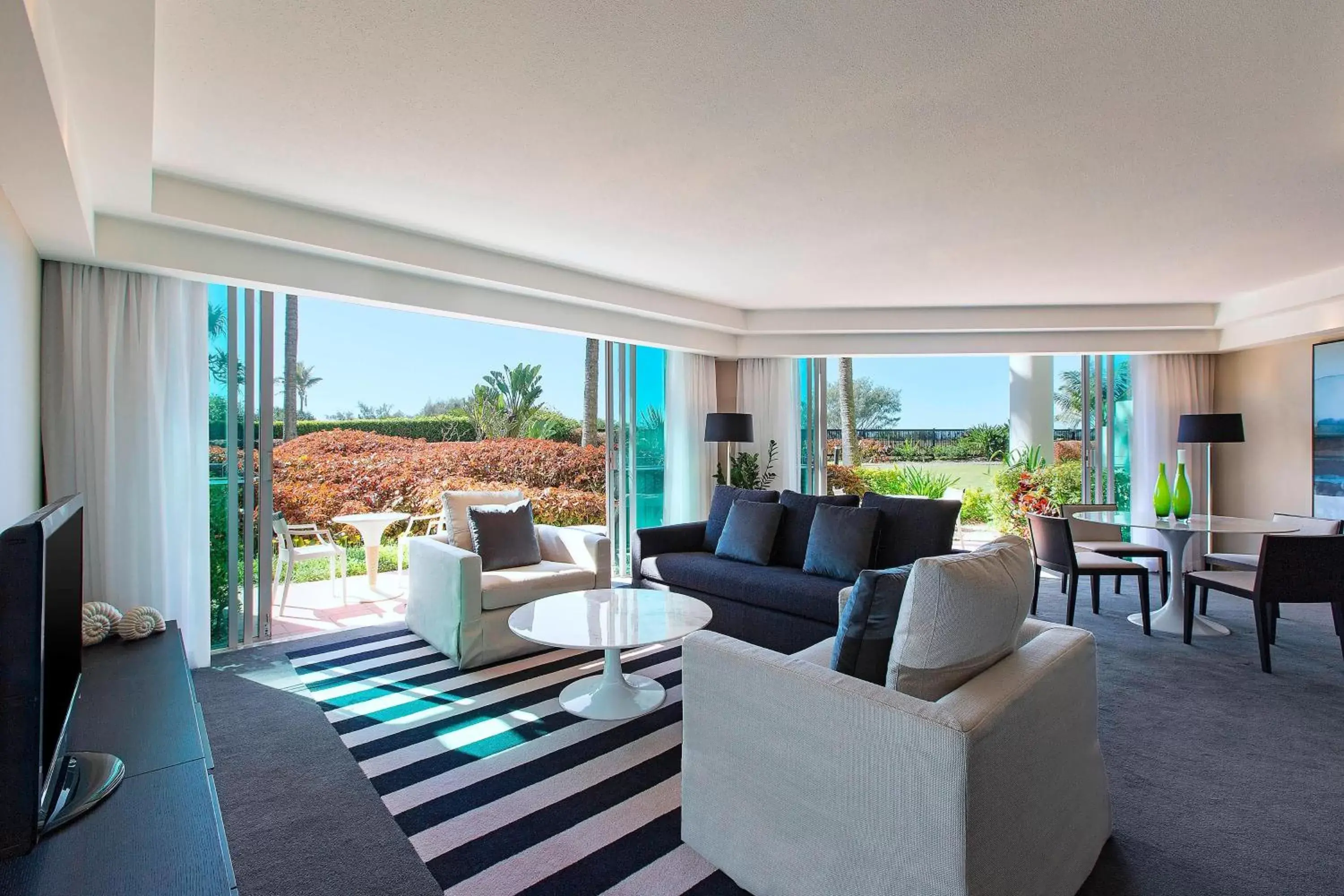 Lounge or bar, Seating Area in Sheraton Grand Mirage Resort Gold Coast