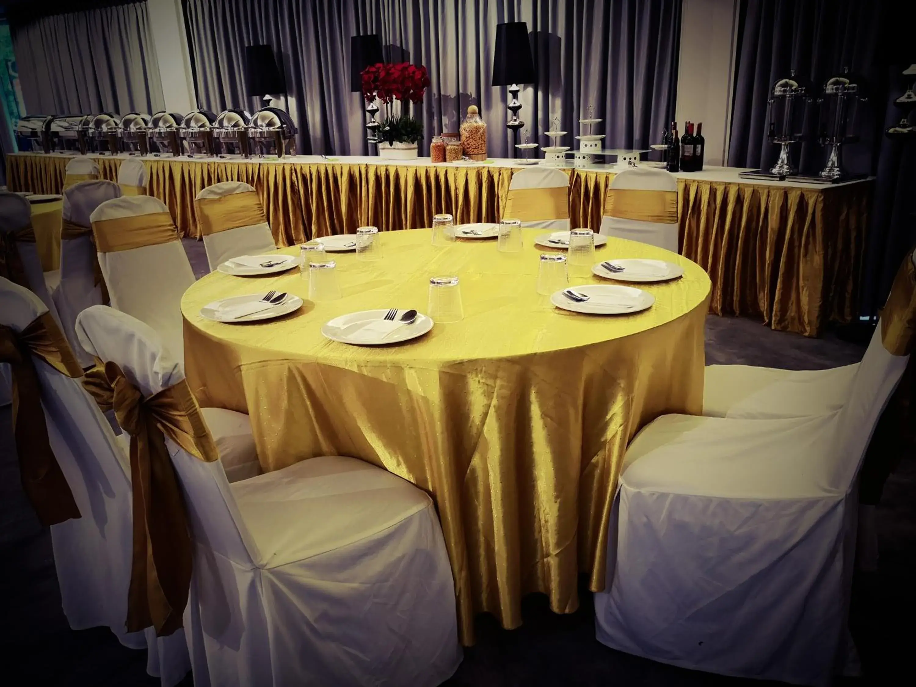 Banquet/Function facilities, Banquet Facilities in 1969 Business Suites