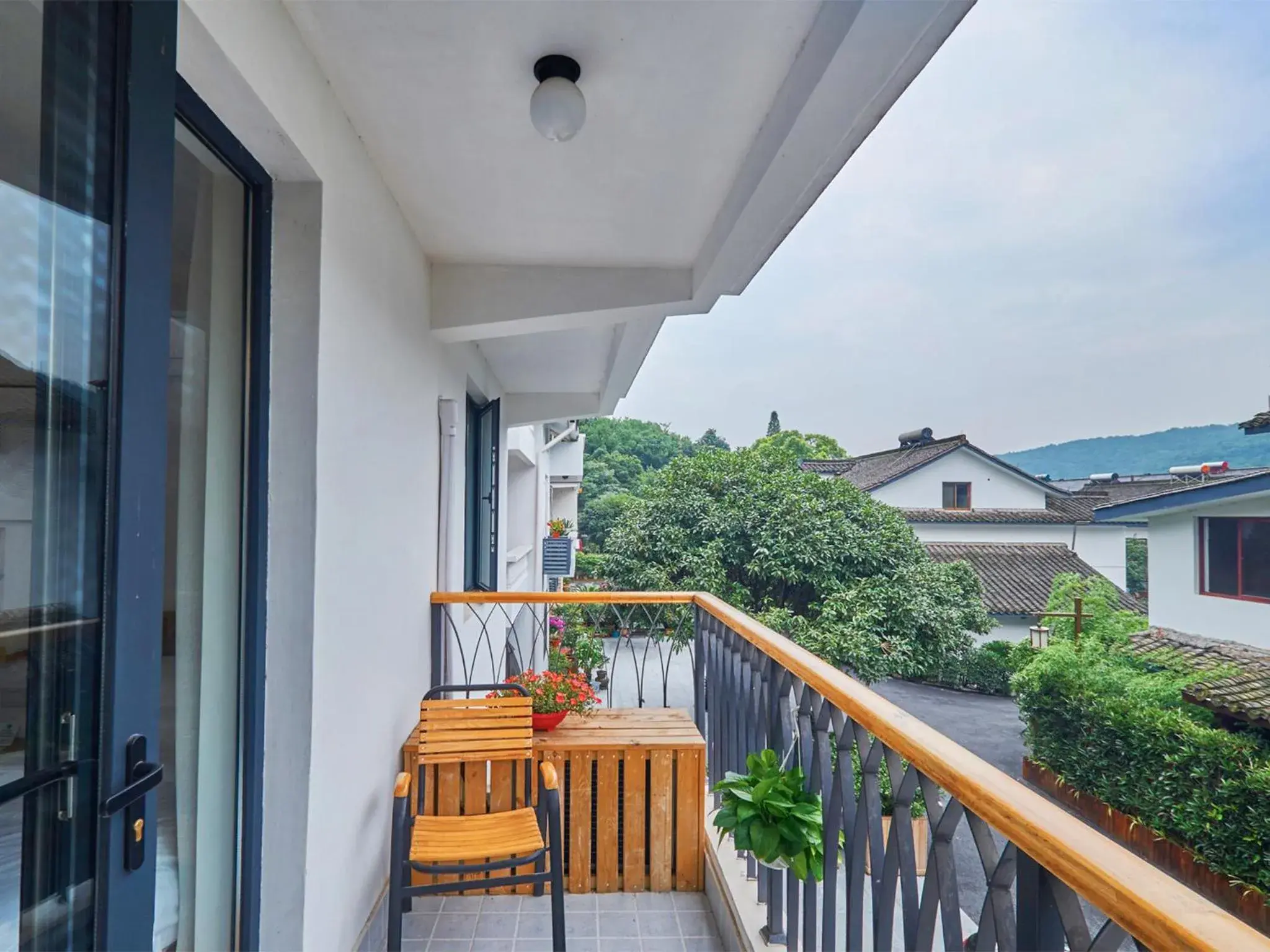 Balcony/Terrace in Hangzhou Yueshang Yunshe Boutique Hostel