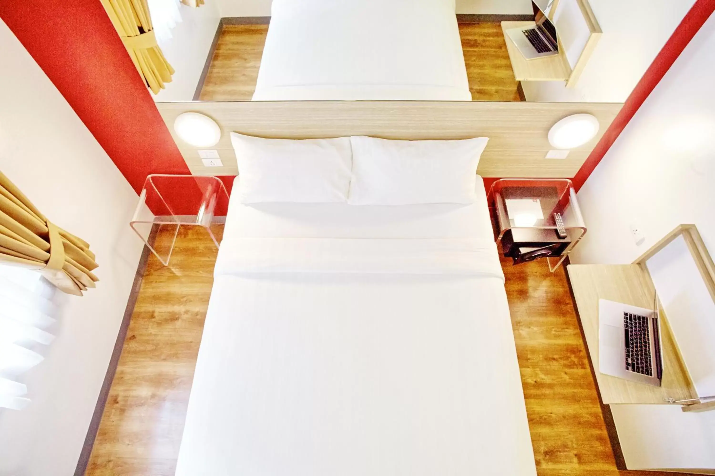 Bed in Red Planet Manila Aseana City