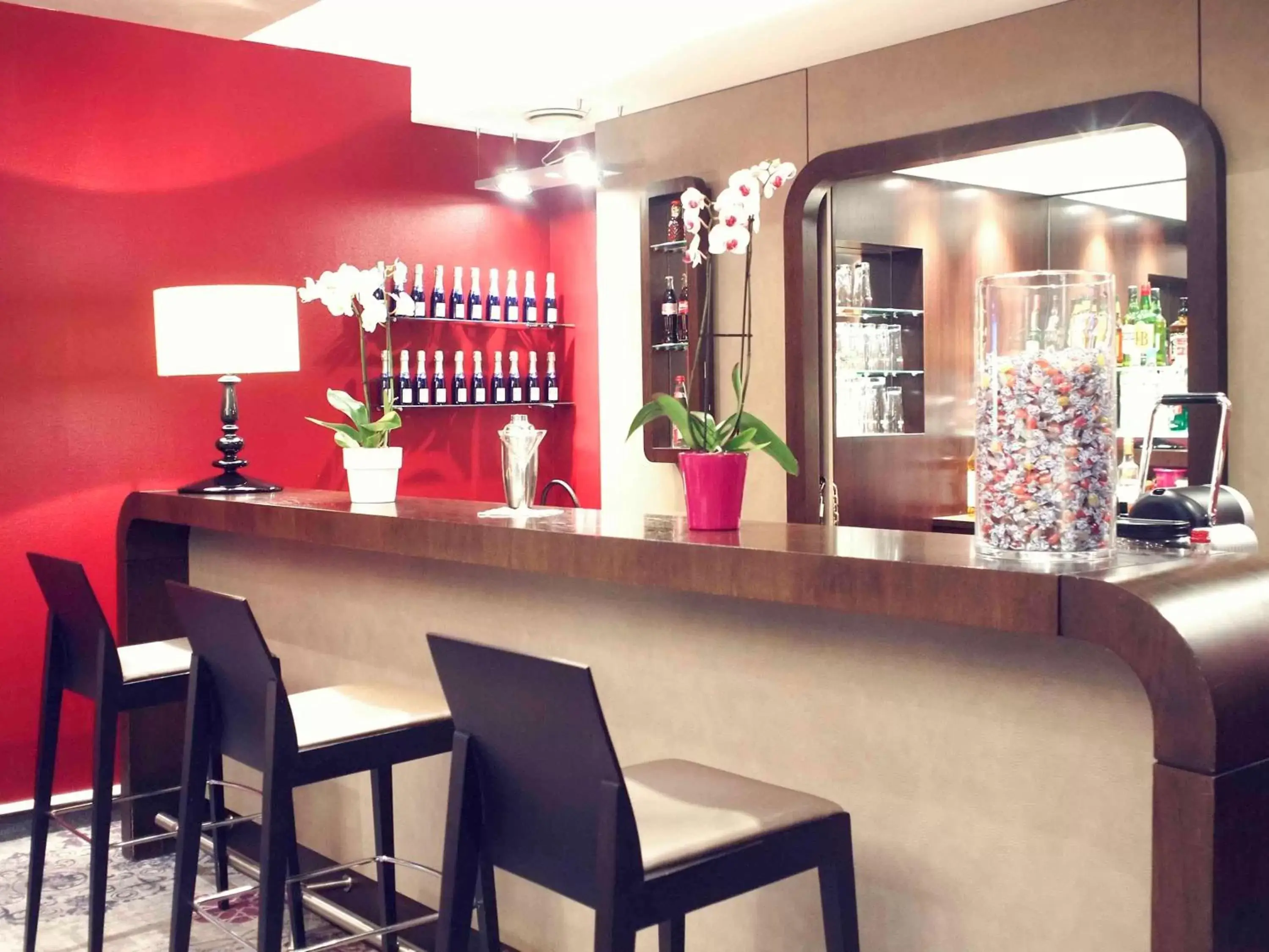 Lounge or bar, Lounge/Bar in Mercure Angers Centre Gare