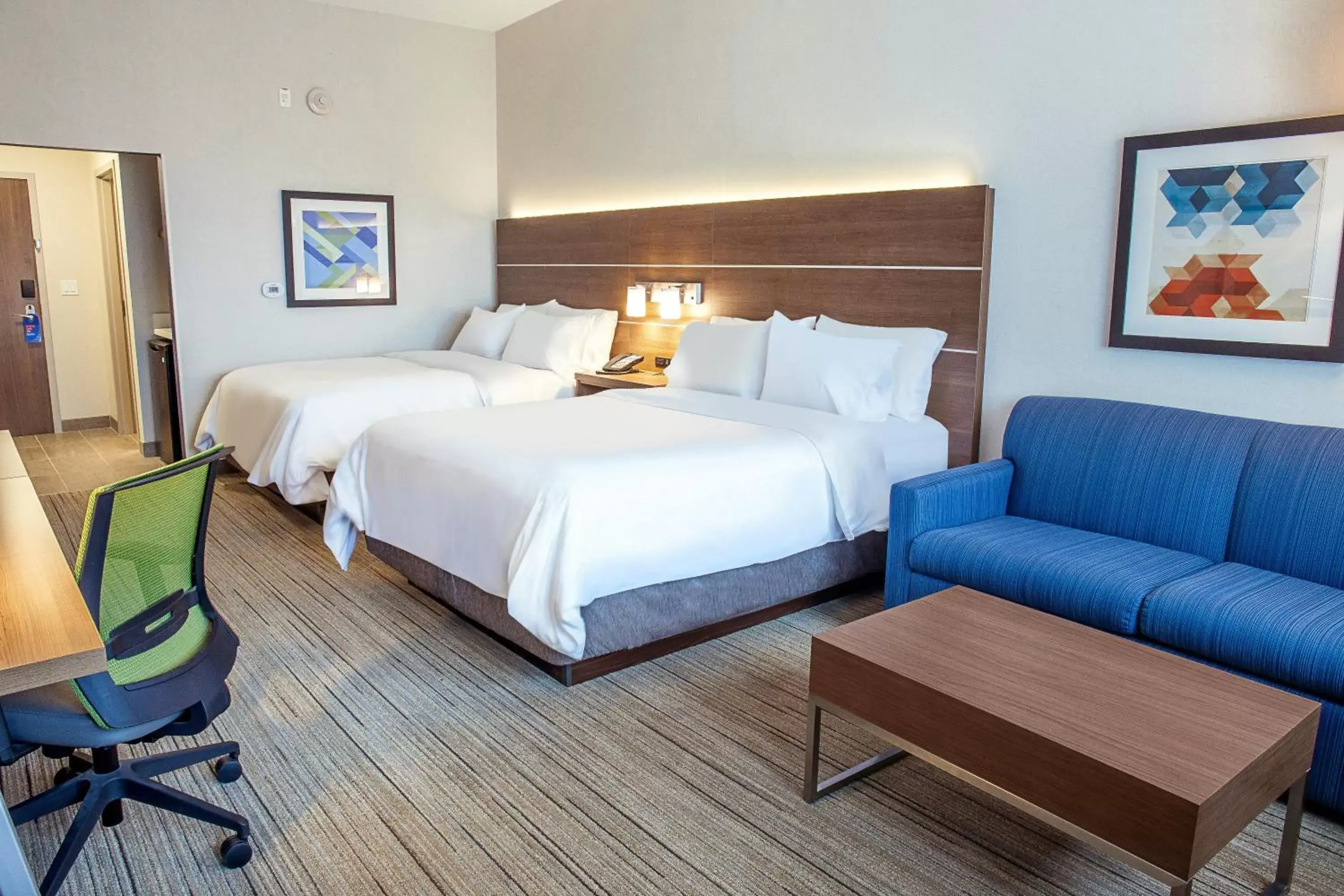 Photo of the whole room, Bed in Holiday Inn Express & Suites - Halifax – Dartmouth