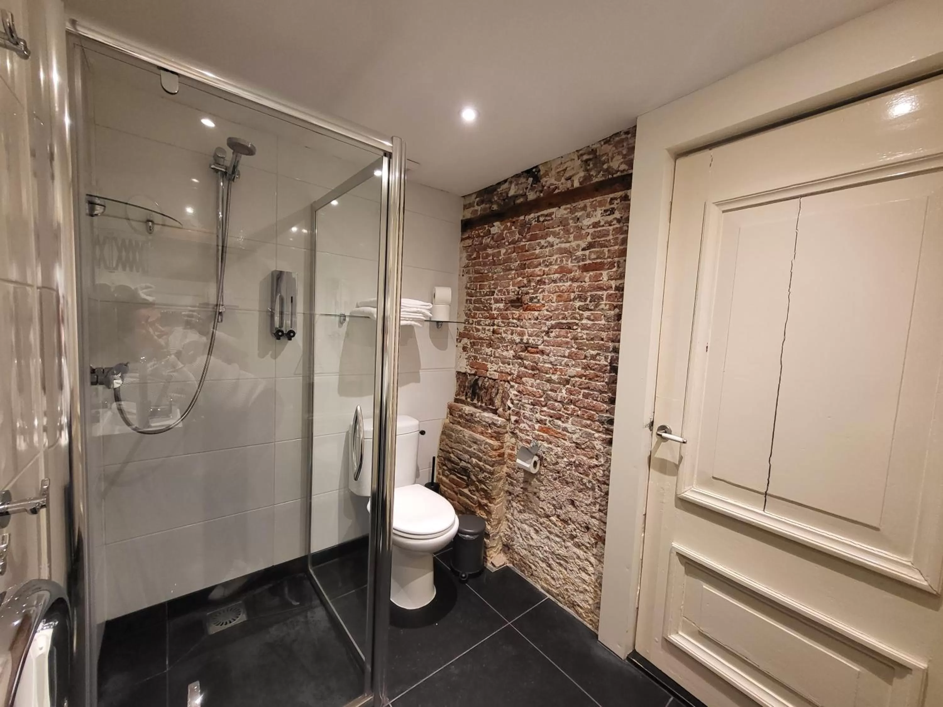 Shower, Bathroom in Huys van Leyden