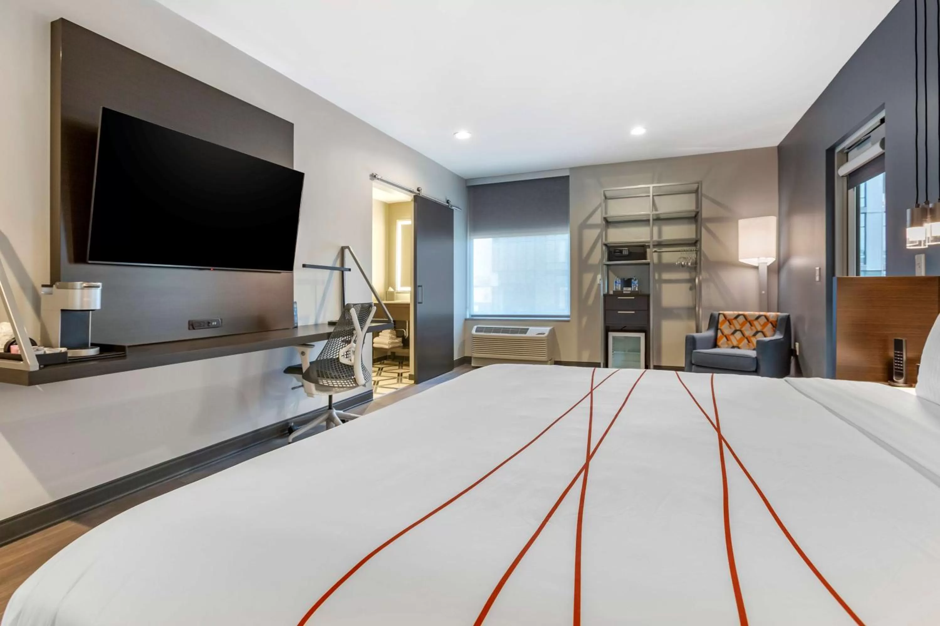 Bedroom, Bed in Vīb Hotel by Best Western Phoenix - Tempe