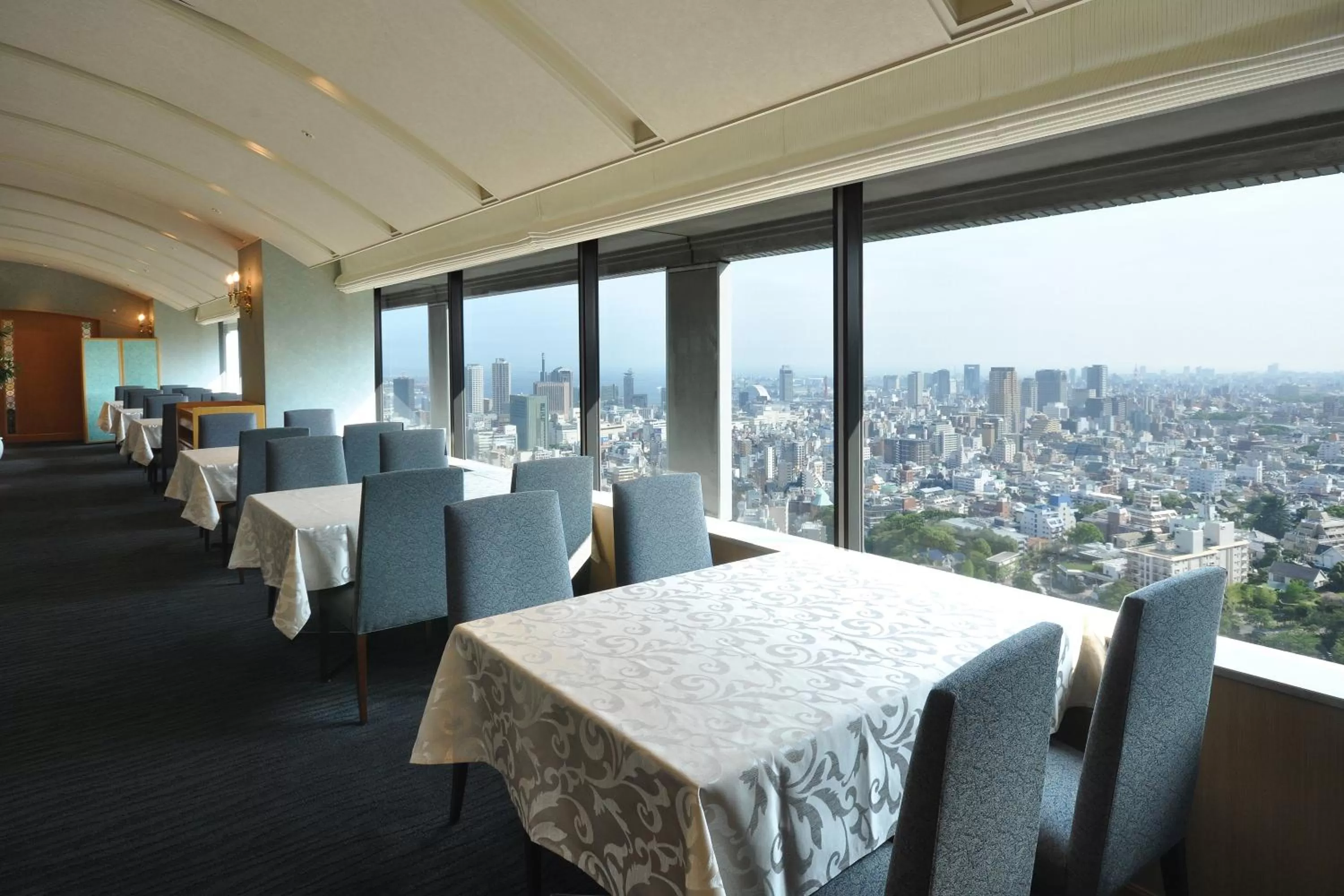Restaurant/places to eat in ANA Crowne Plaza Kobe by IHG