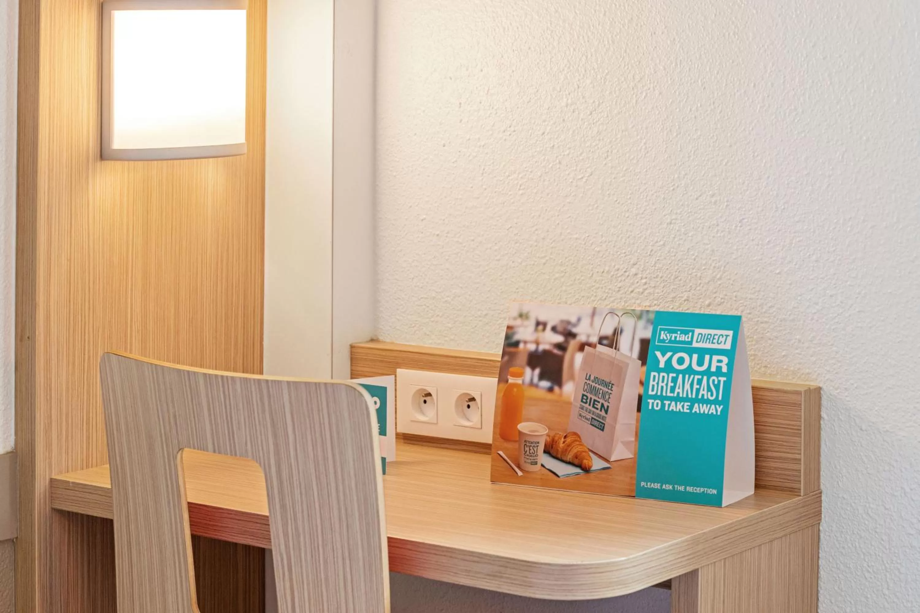 Bedroom in Kyriad Direct Annemasse - Genève