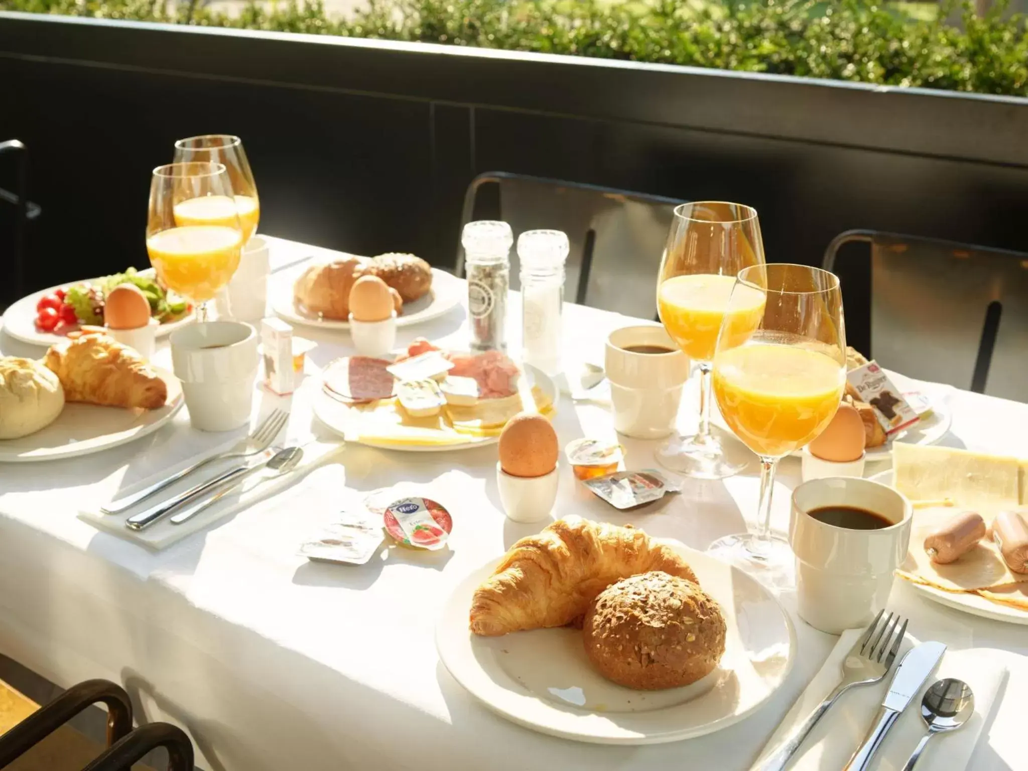 Buffet breakfast, Breakfast in Hotel Chariot