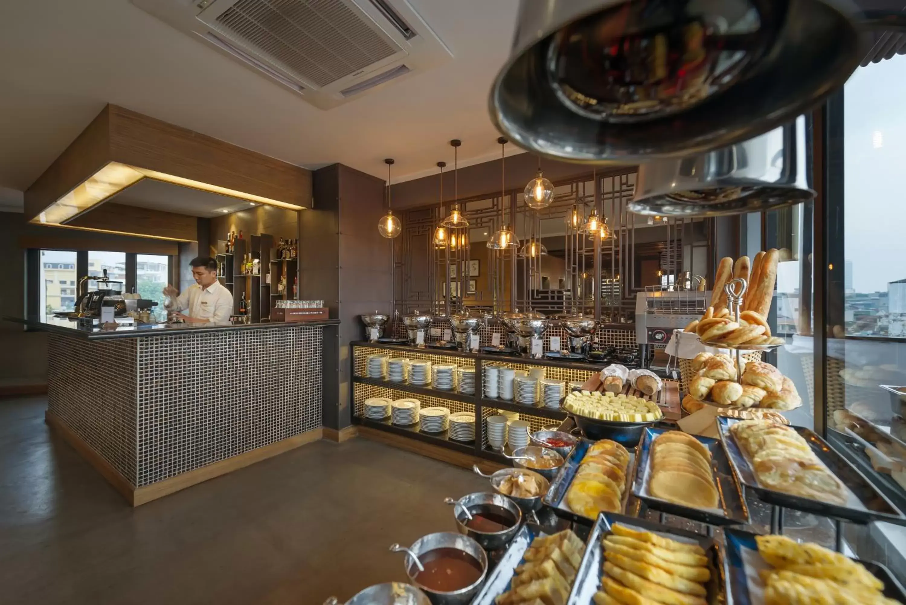 Buffet breakfast, Lounge/Bar in Bespoke Trendy Hotel Hanoi - Formerly Hanoi La Siesta Trendy