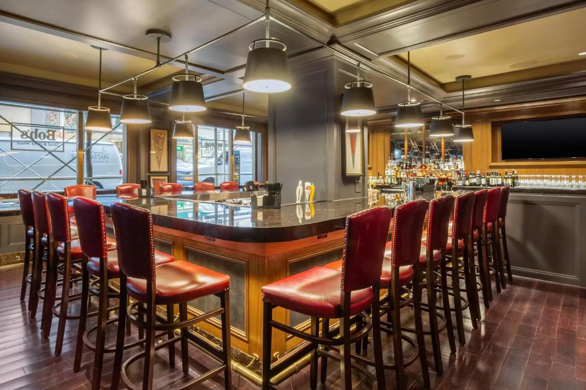 Facade/entrance in Omni Berkshire Place Facade/entrance in Omni Berkshire Place