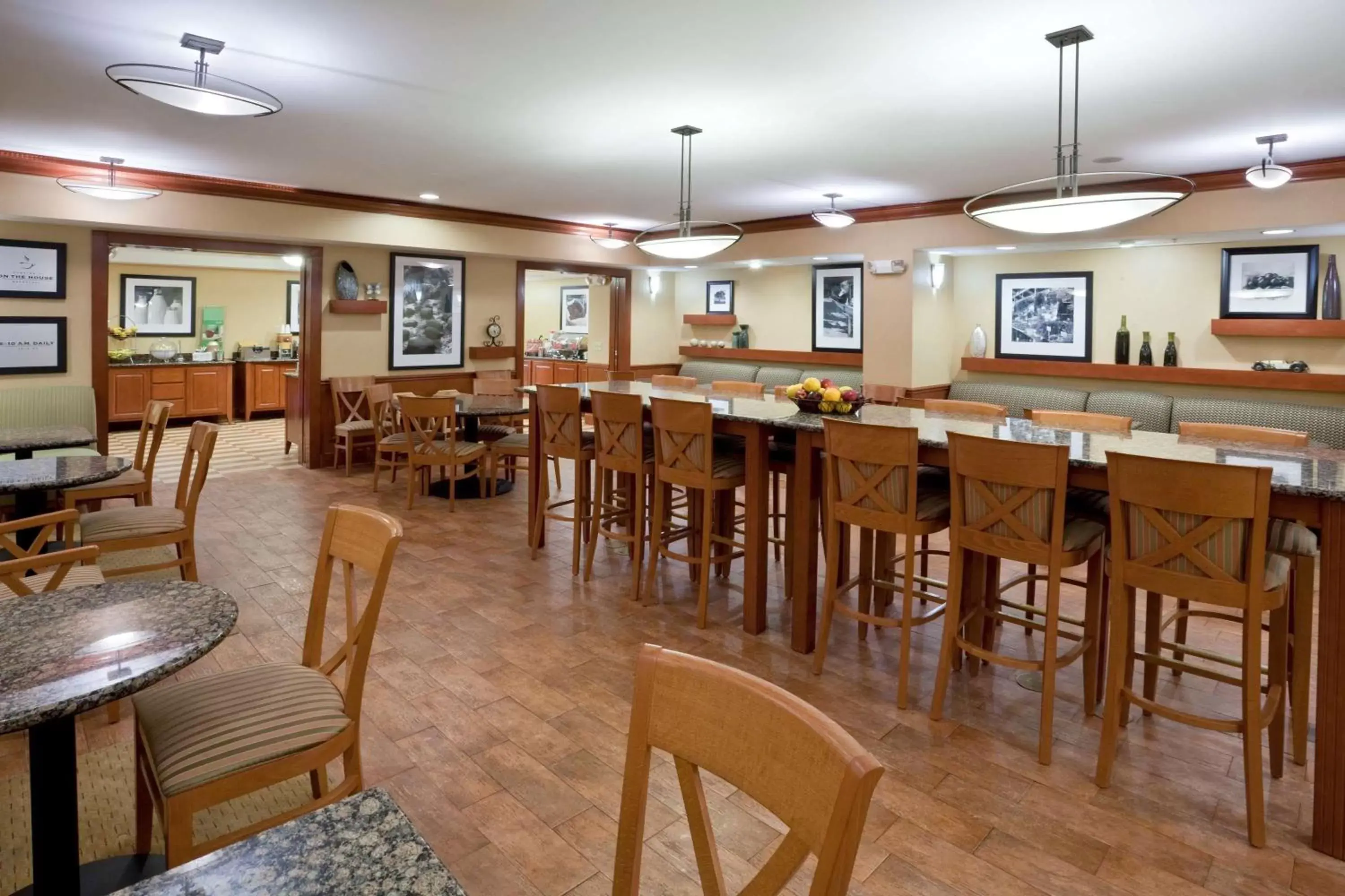 Dining area, Restaurant/Places to Eat in Hampton Inn Detroit - Shelby Township