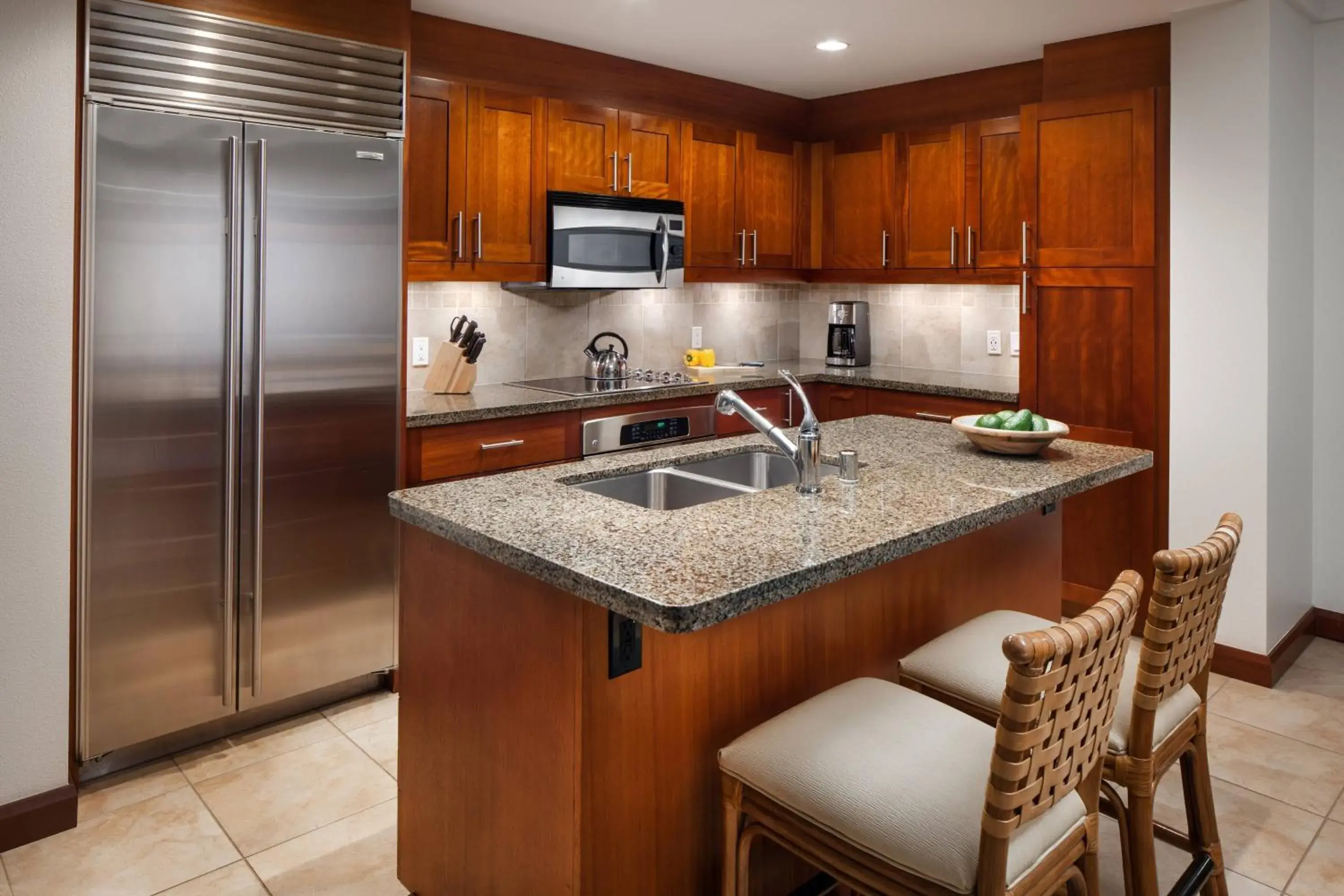 Kitchen or kitchenette, Kitchen/Kitchenette in Marriott's Kauai Lagoons - Kalanipu'u