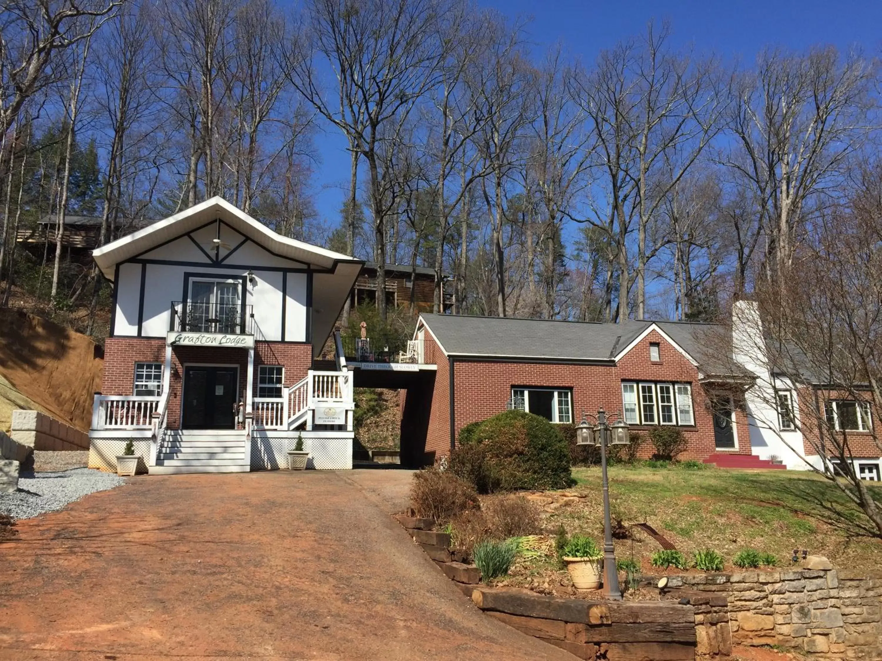 Facade/entrance, Property Building in Grafton Lodge