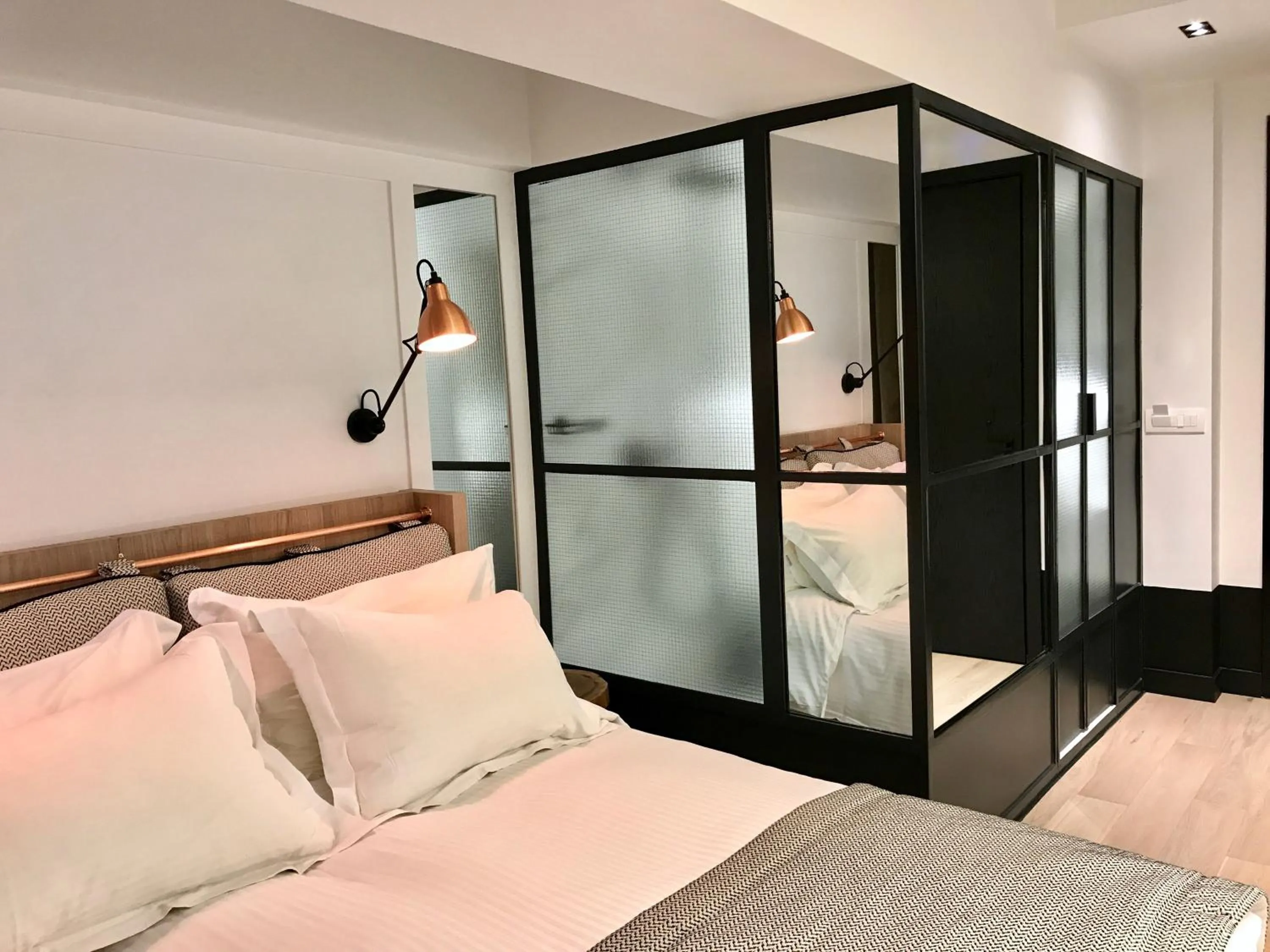 Bedroom, Bed in Niki Athens Hotel