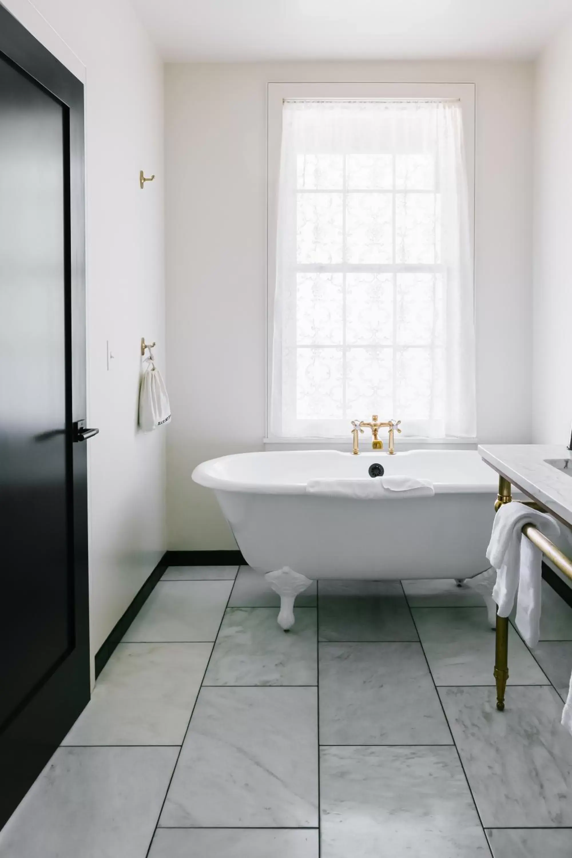 Bath, Bathroom in Surf Hotel & Chateau