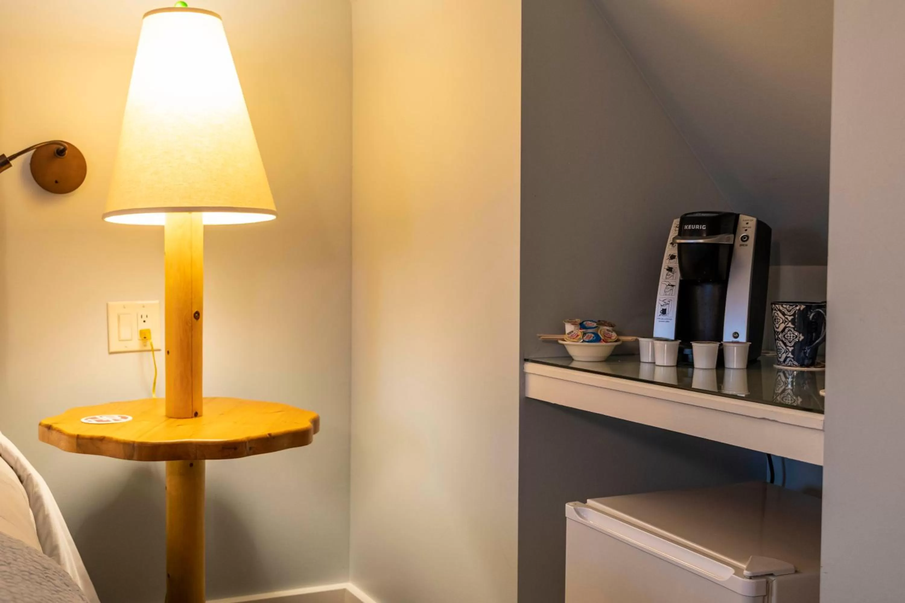 Coffee/tea facilities in Hotel Broad Ripple