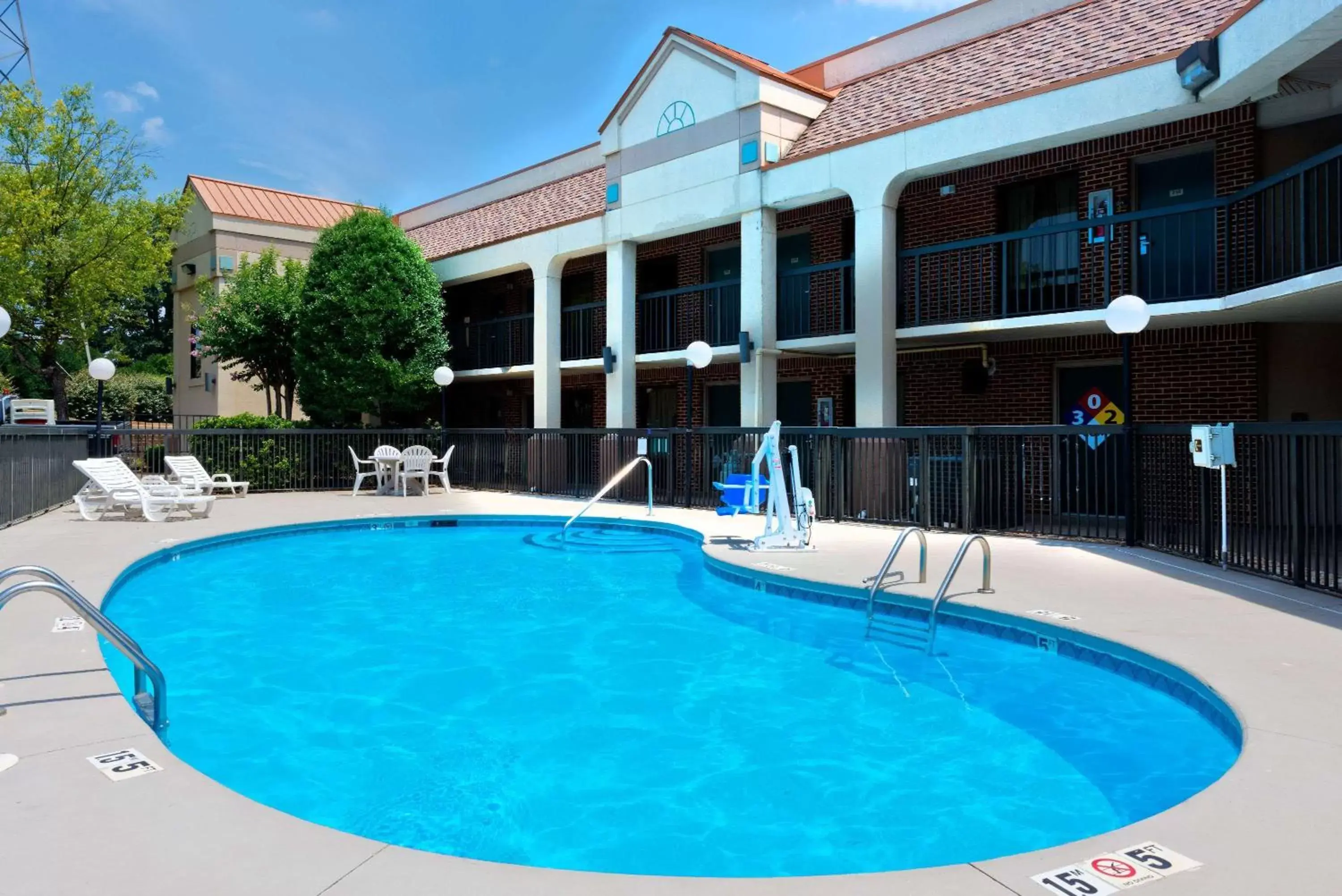 Super 8 by Wyndham Huntersville/Charlotte Area Super 8 by Wyndham Huntersville/Charlotte Area