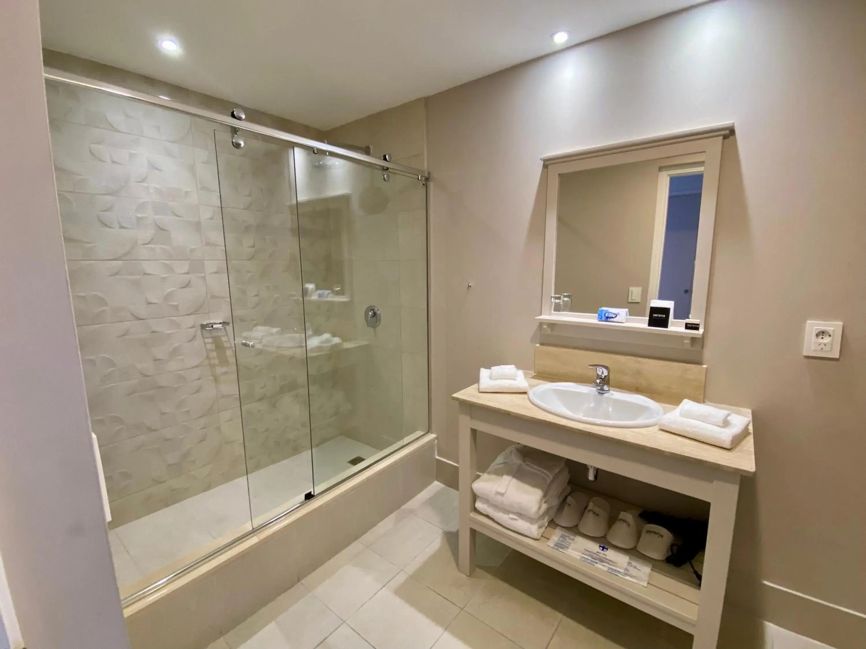 Bathroom in Serena Hotel - Exclusivo Adultos