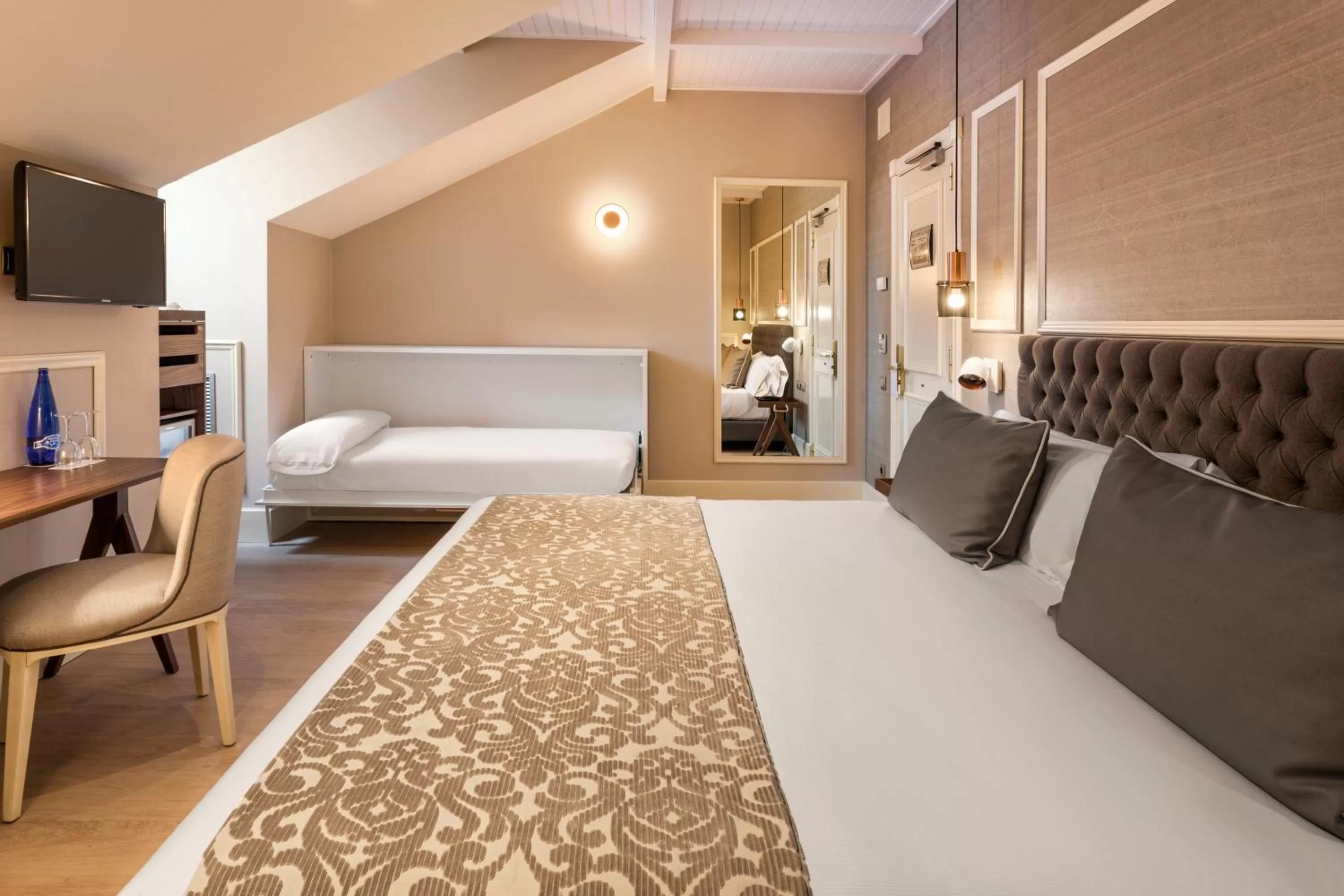 Bed in Catalonia Las Cortes