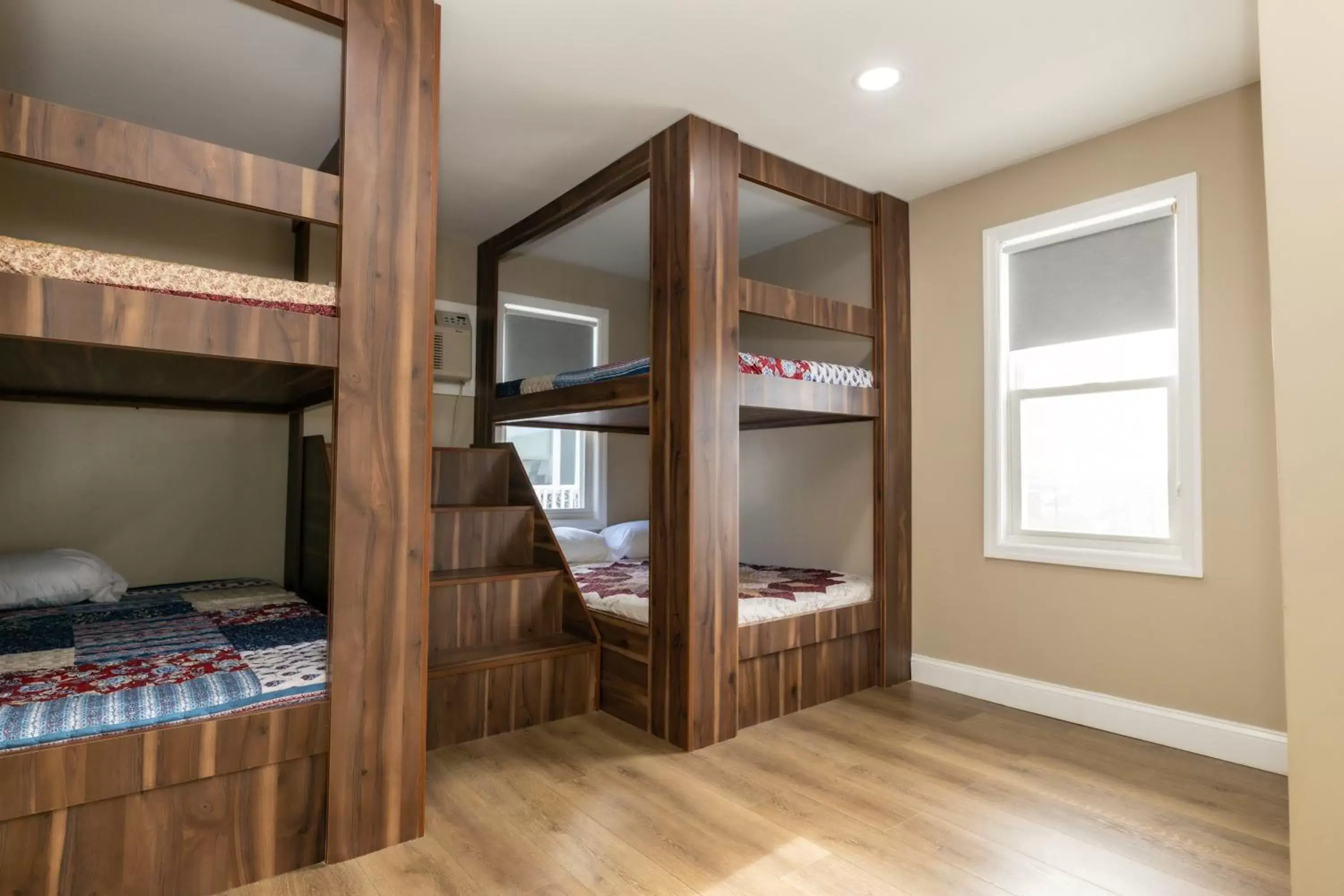 Bunk Bed in Seaside Sands Inn