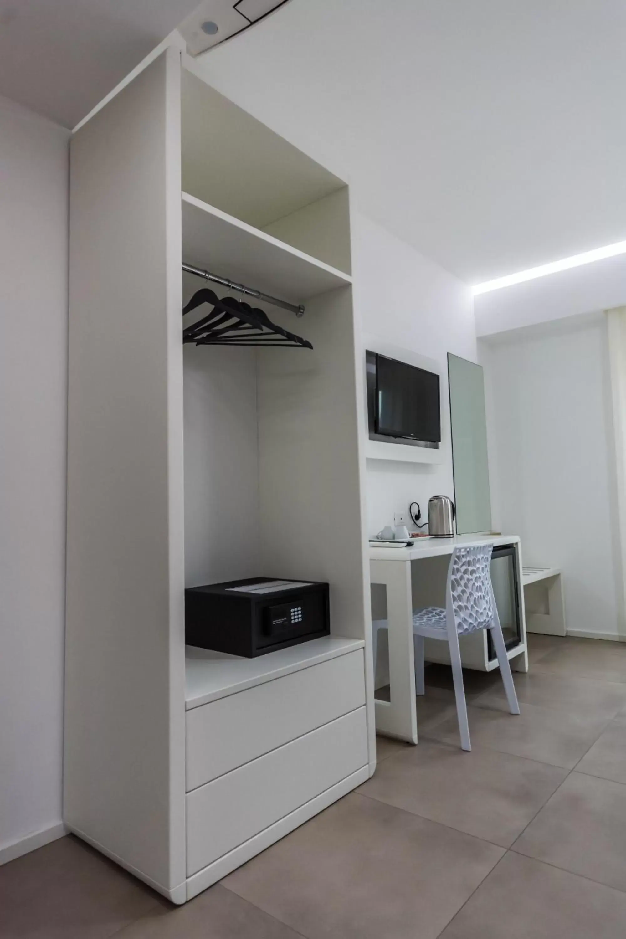 TV/Entertainment Center in Aether Suites Tropea - Free Parking