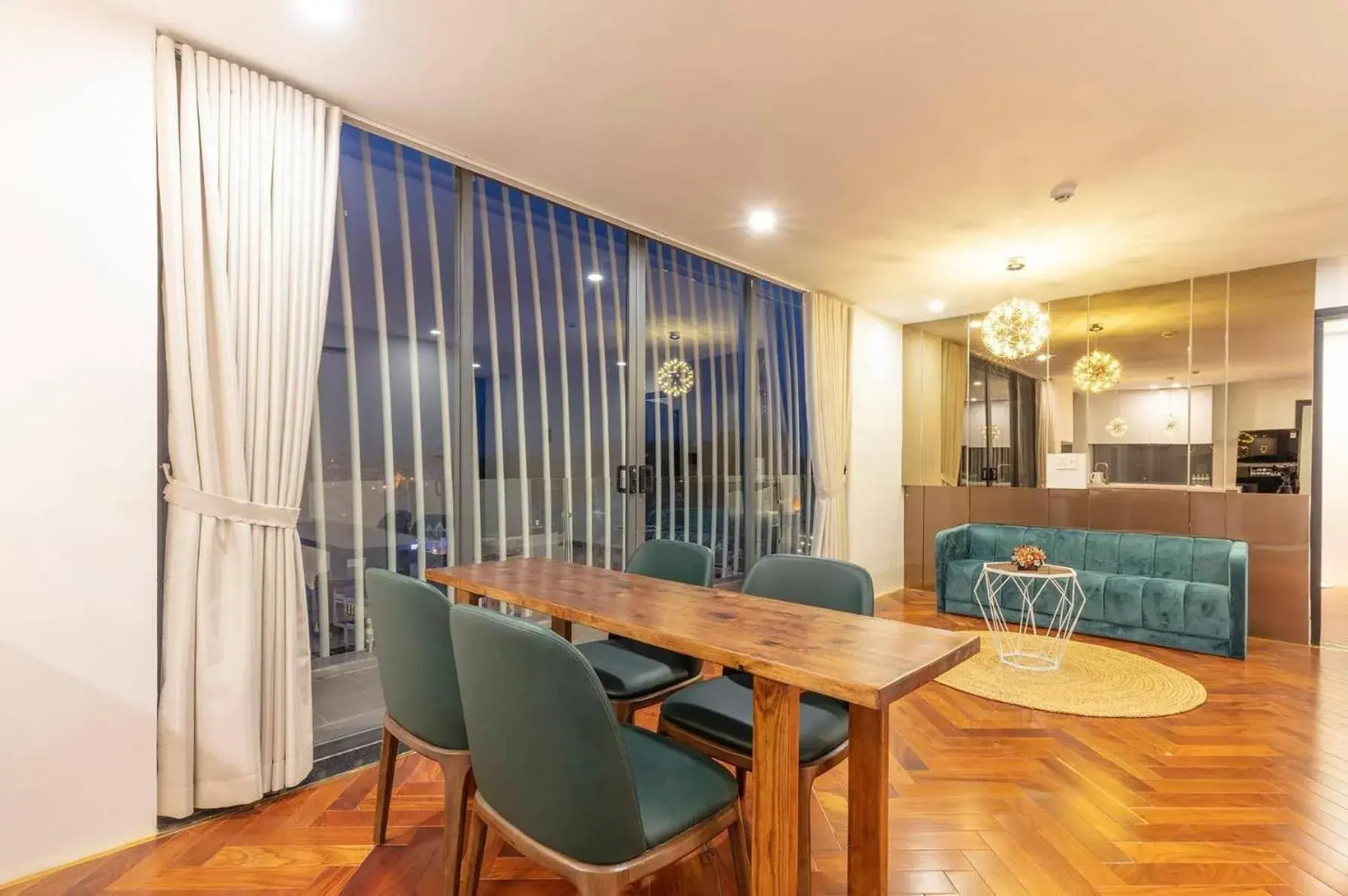 Living room, Dining Area in Len's Hotel