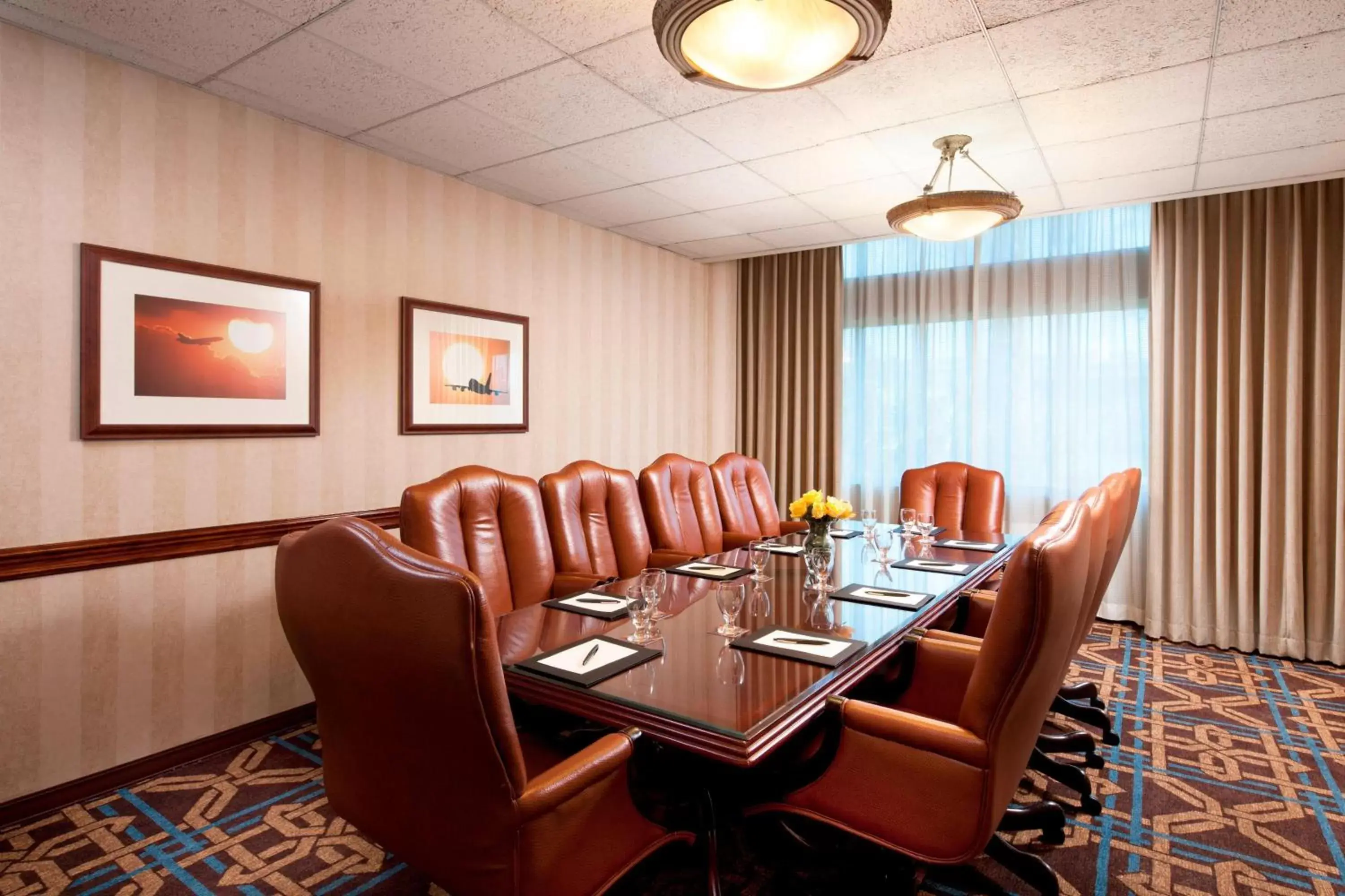 Meeting/conference room in Sheraton Ontario Airport Hotel