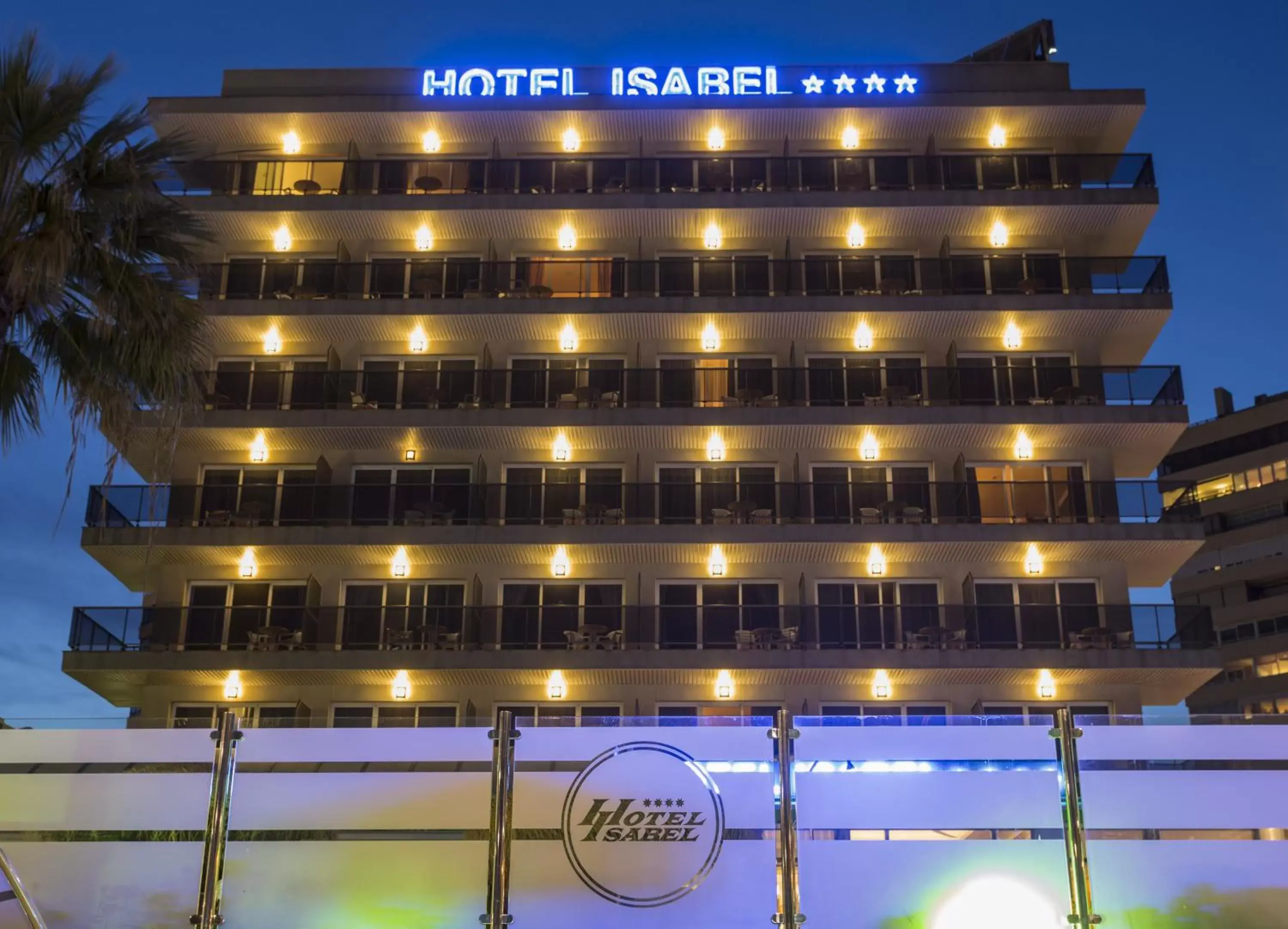 Facade/entrance, Property Building in Hotel Isabel