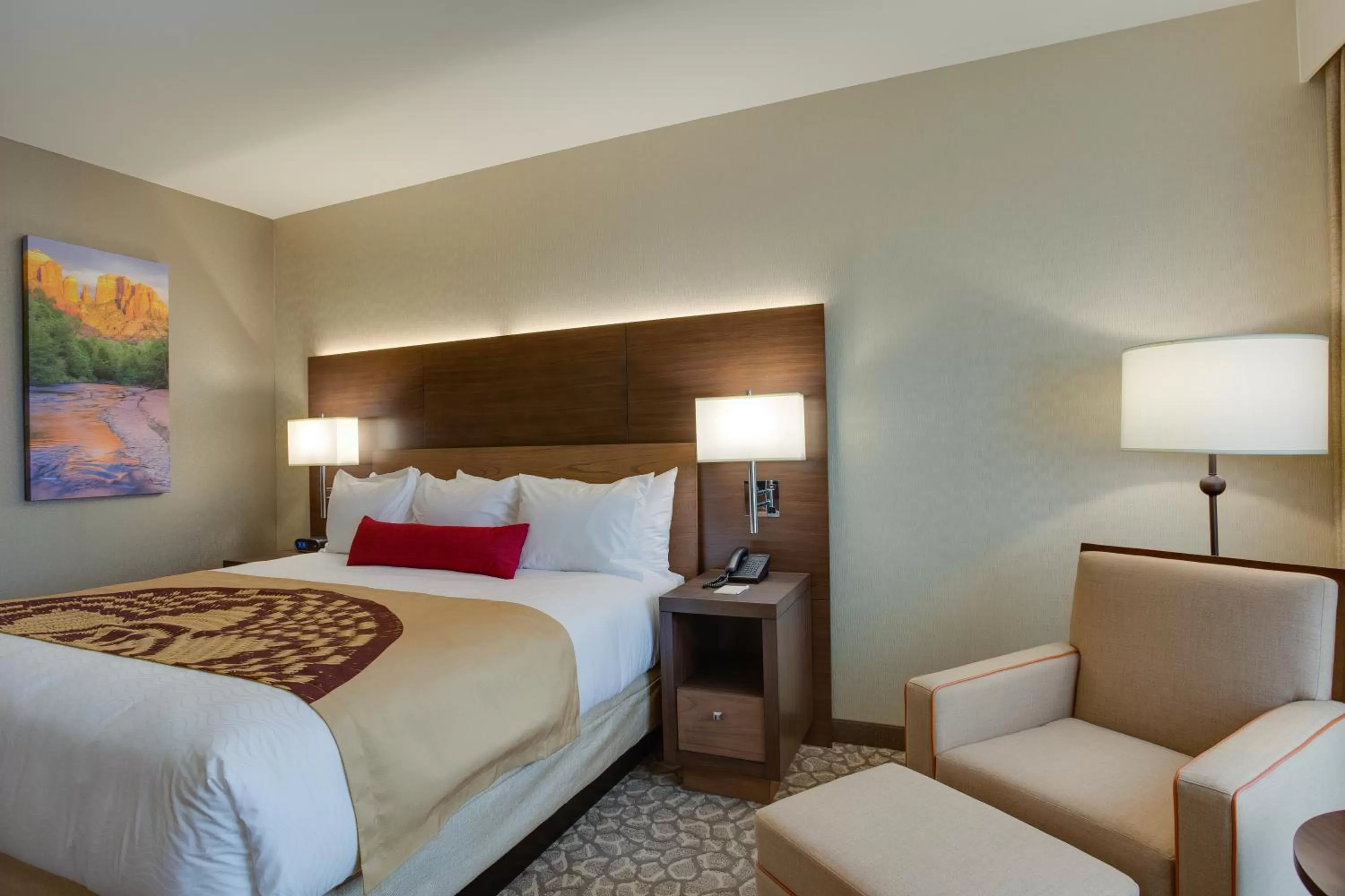 Bed in Cliff Castle Casino Hotel