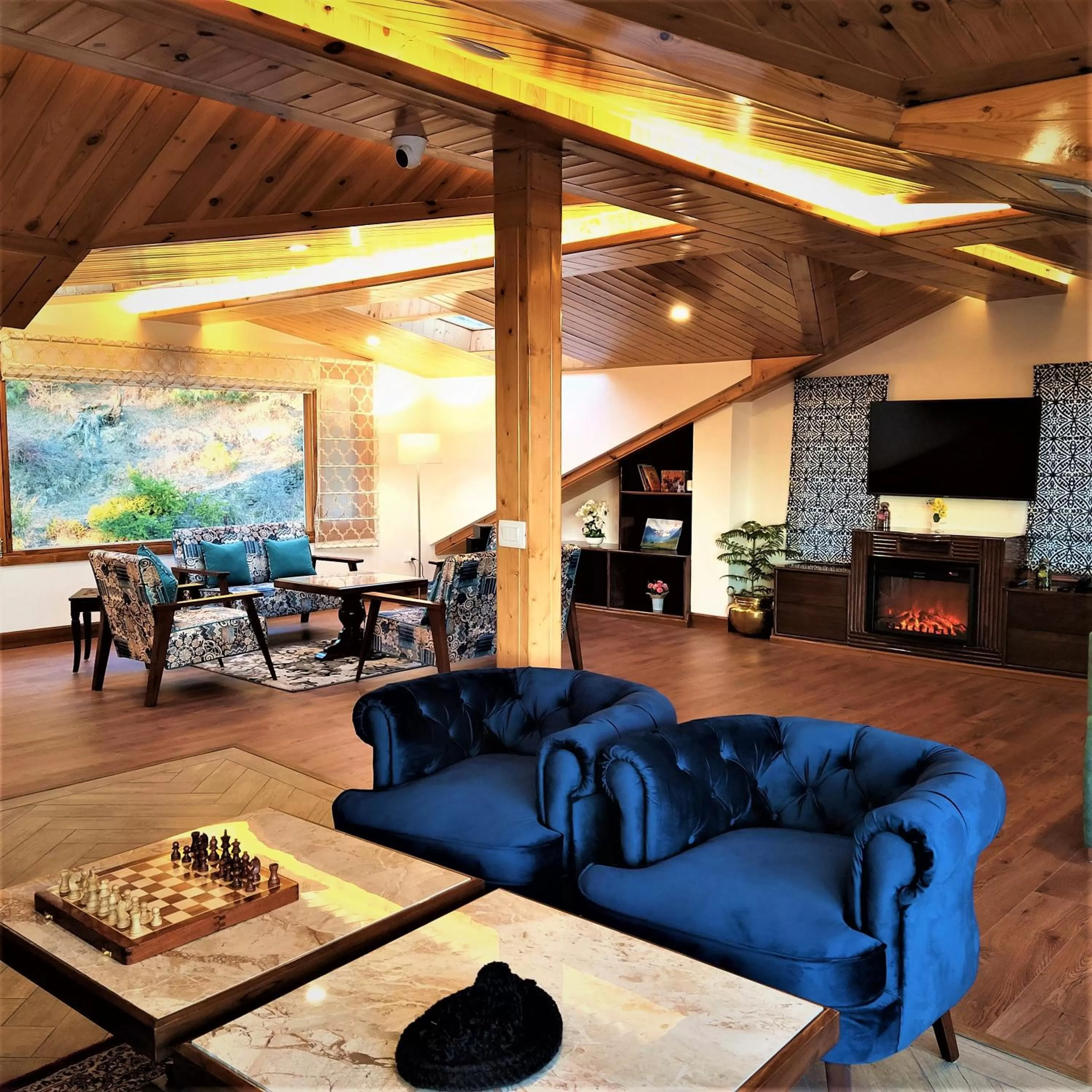 Lounge or bar, Lobby/Reception in The Retreat Mashobra, Shimla