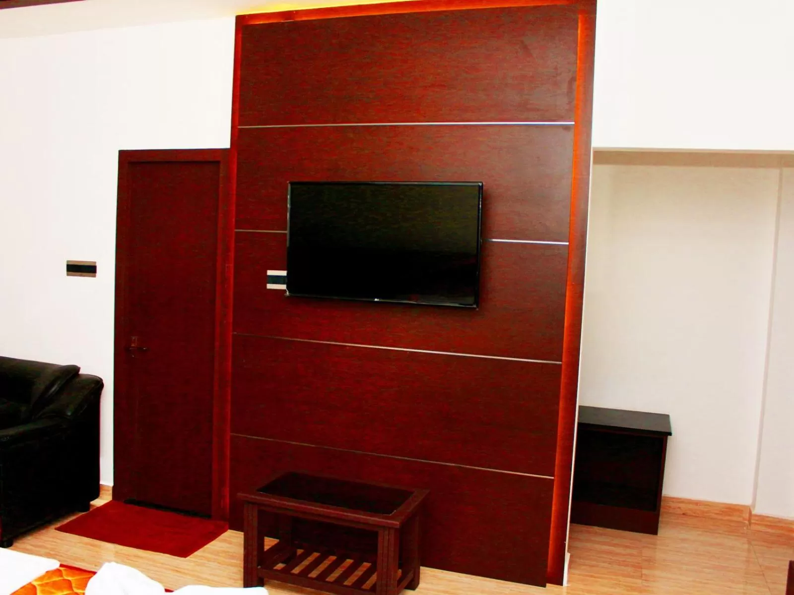 TV and multimedia in Staylite Suites