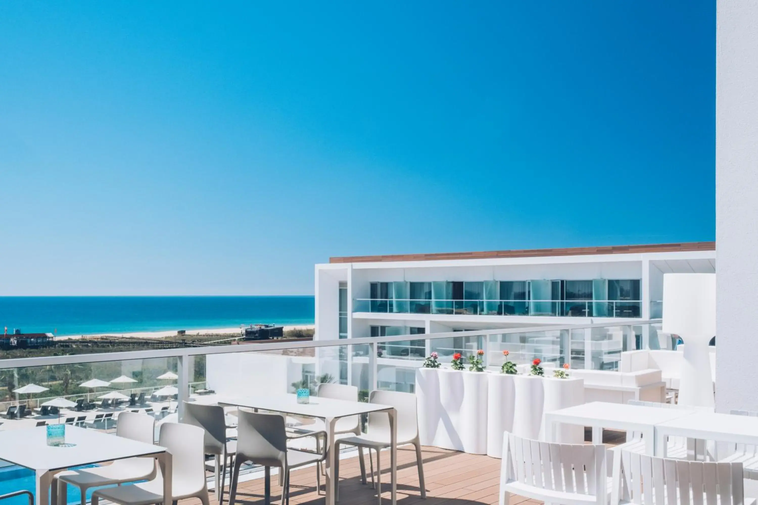 Lounge or bar in Iberostar Selection Lagos Algarve Lounge or bar in Iberostar Selection Lagos Algarve