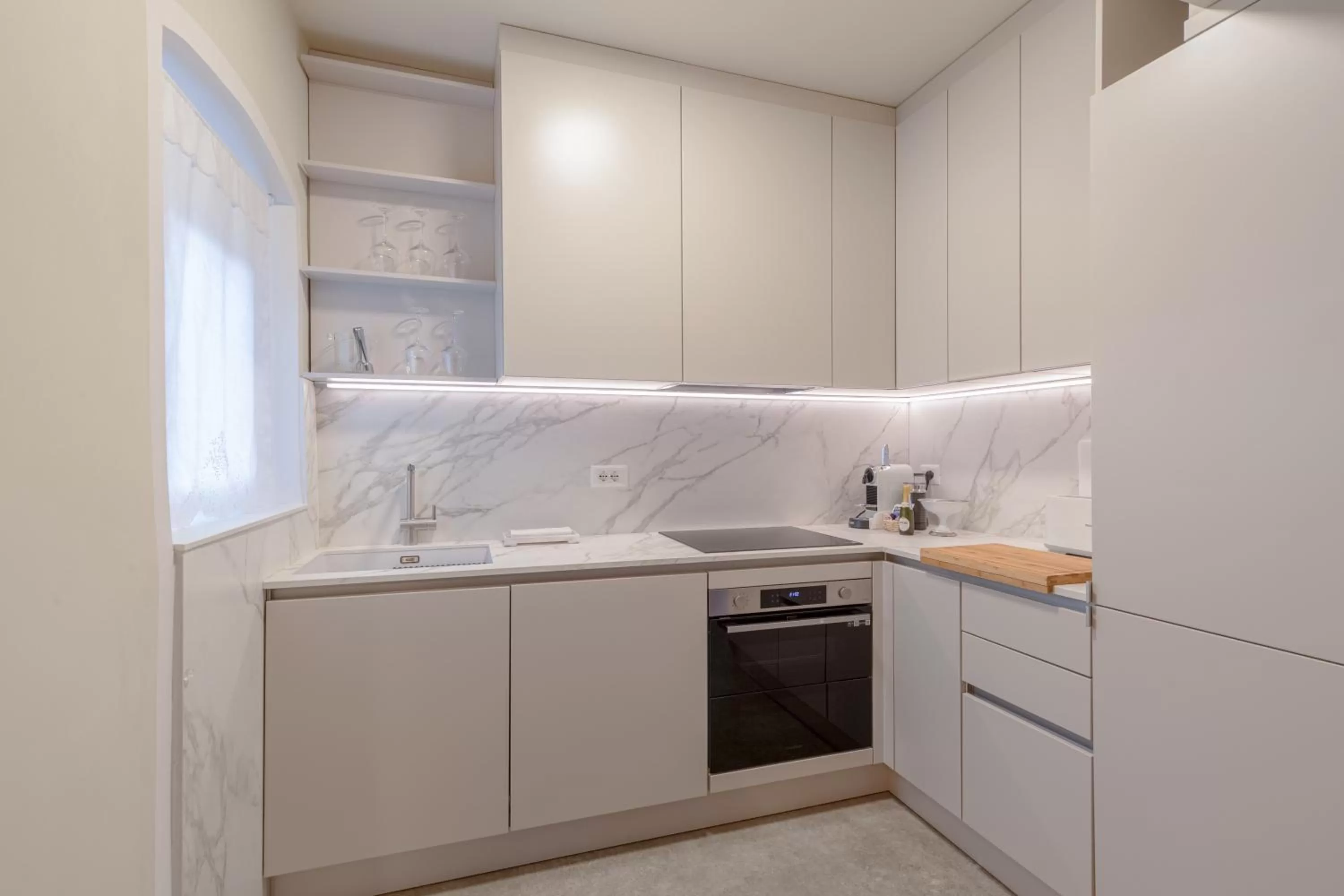 Kitchen or kitchenette, Kitchen/Kitchenette in Dimora Le Torri - Boutique Luxury Suites in Florence Historic Centre - Adults Only