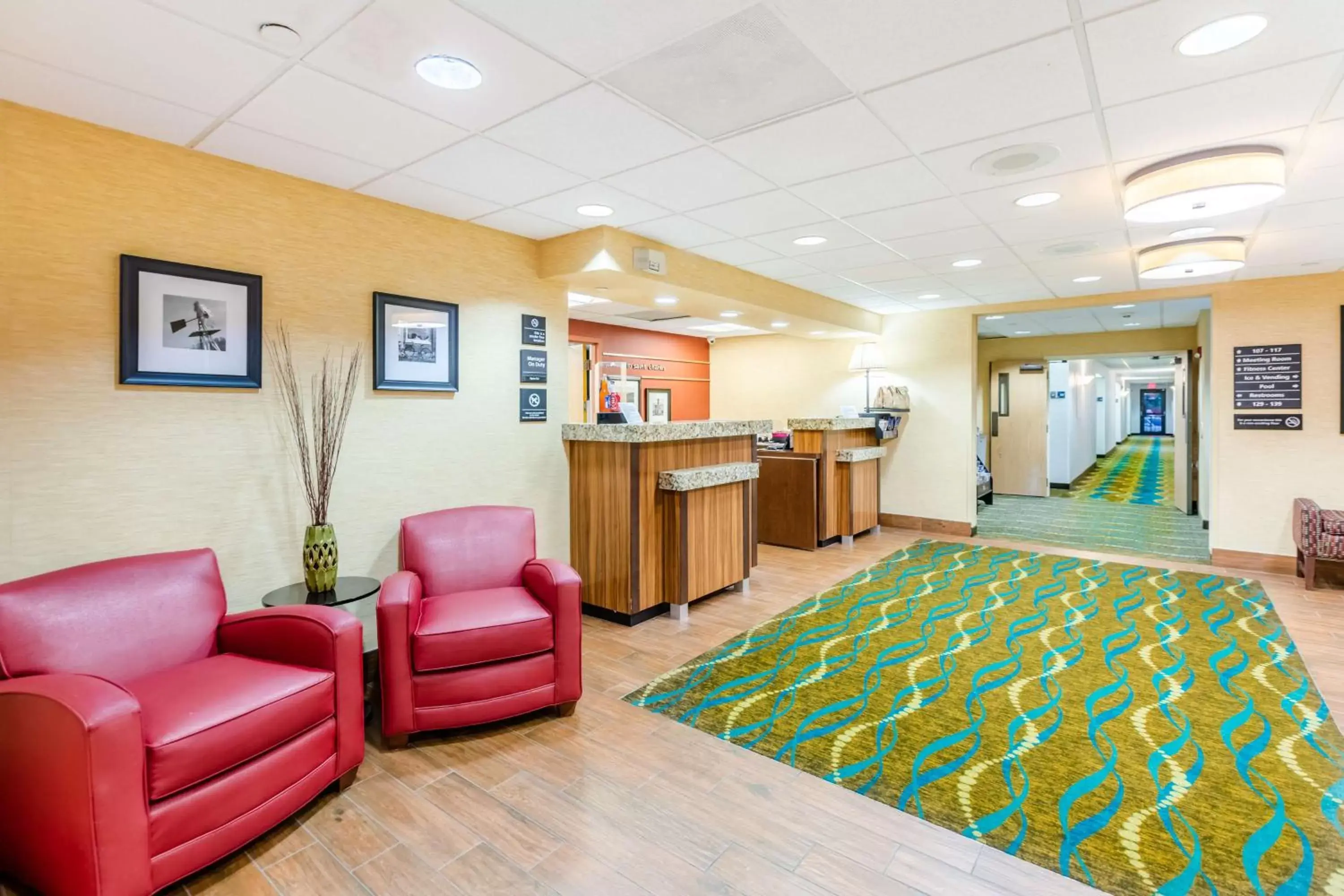 Lobby or reception in Hampton Inn St Charles St Peters