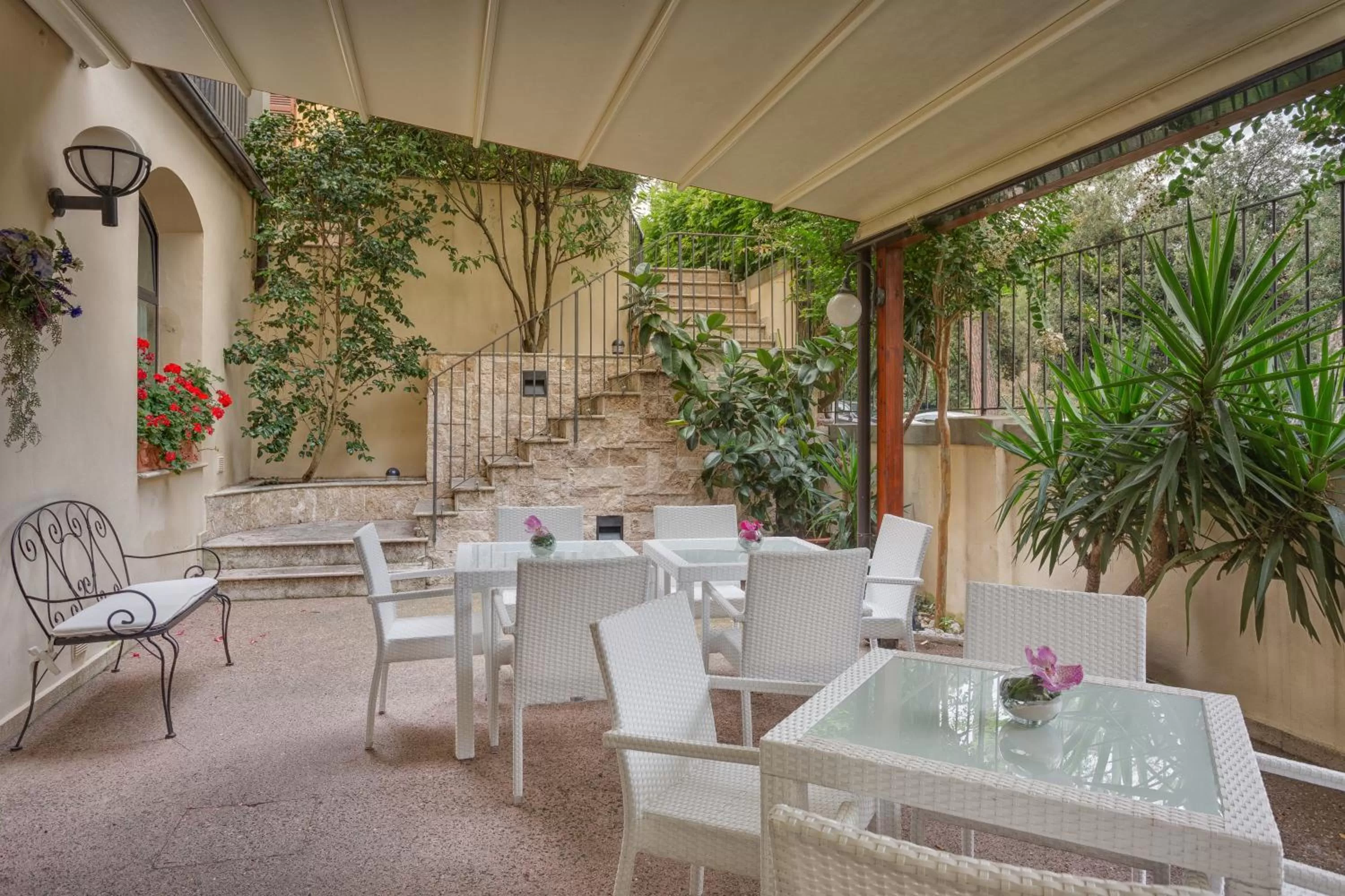 Restaurant/places to eat in Albergo Chiusarelli