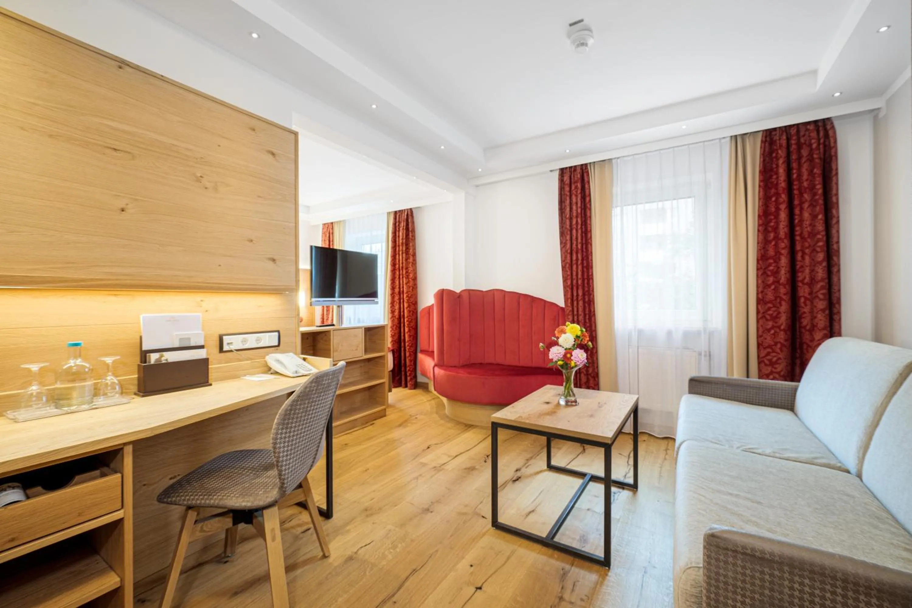 Staff in Park Hotel Laim