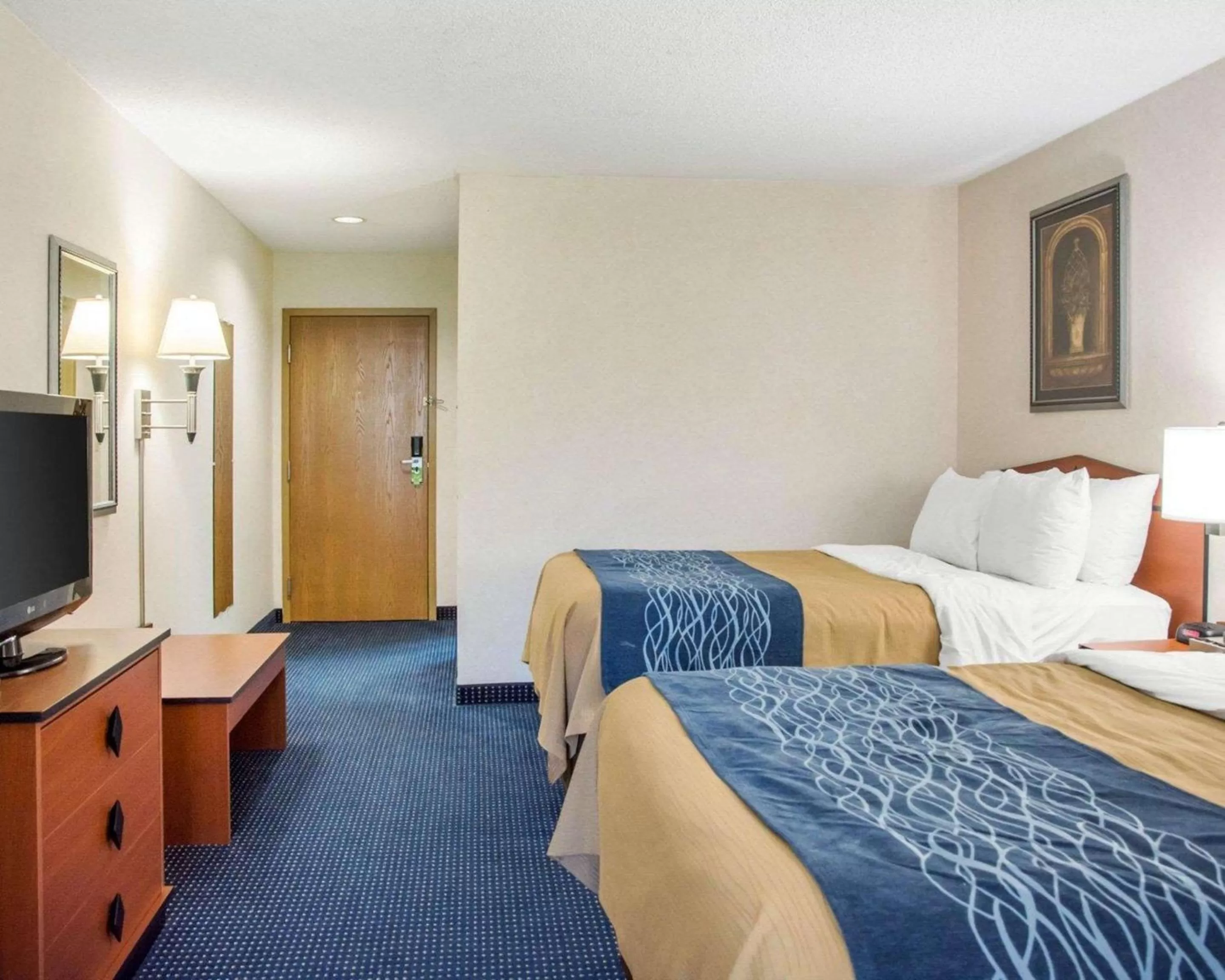 Photo of the whole room, Bed in Comfort Inn Piketon near Fairgrounds