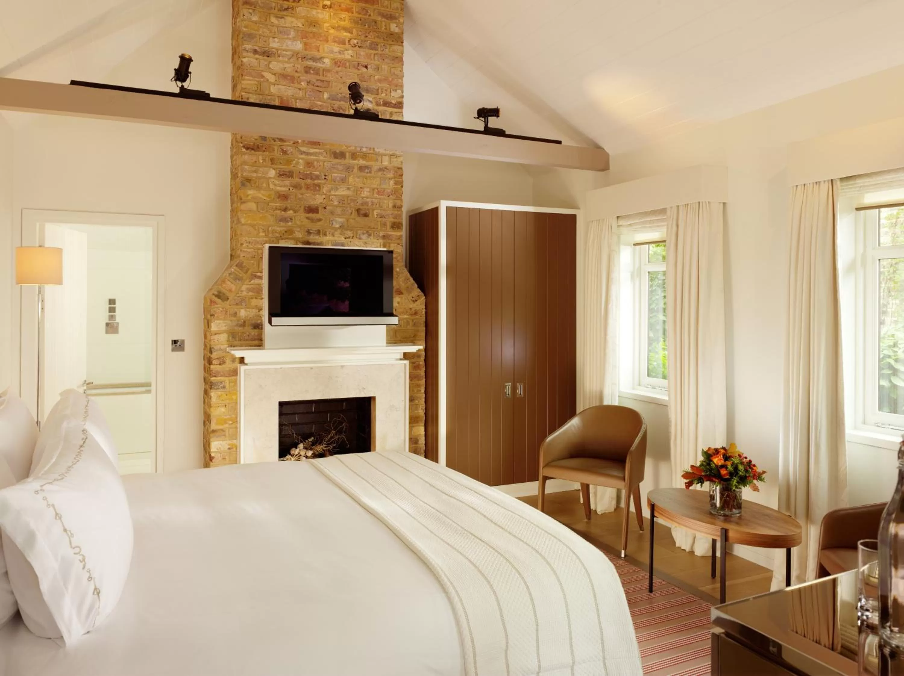 Bed in Coworth Park - Dorchester Collection