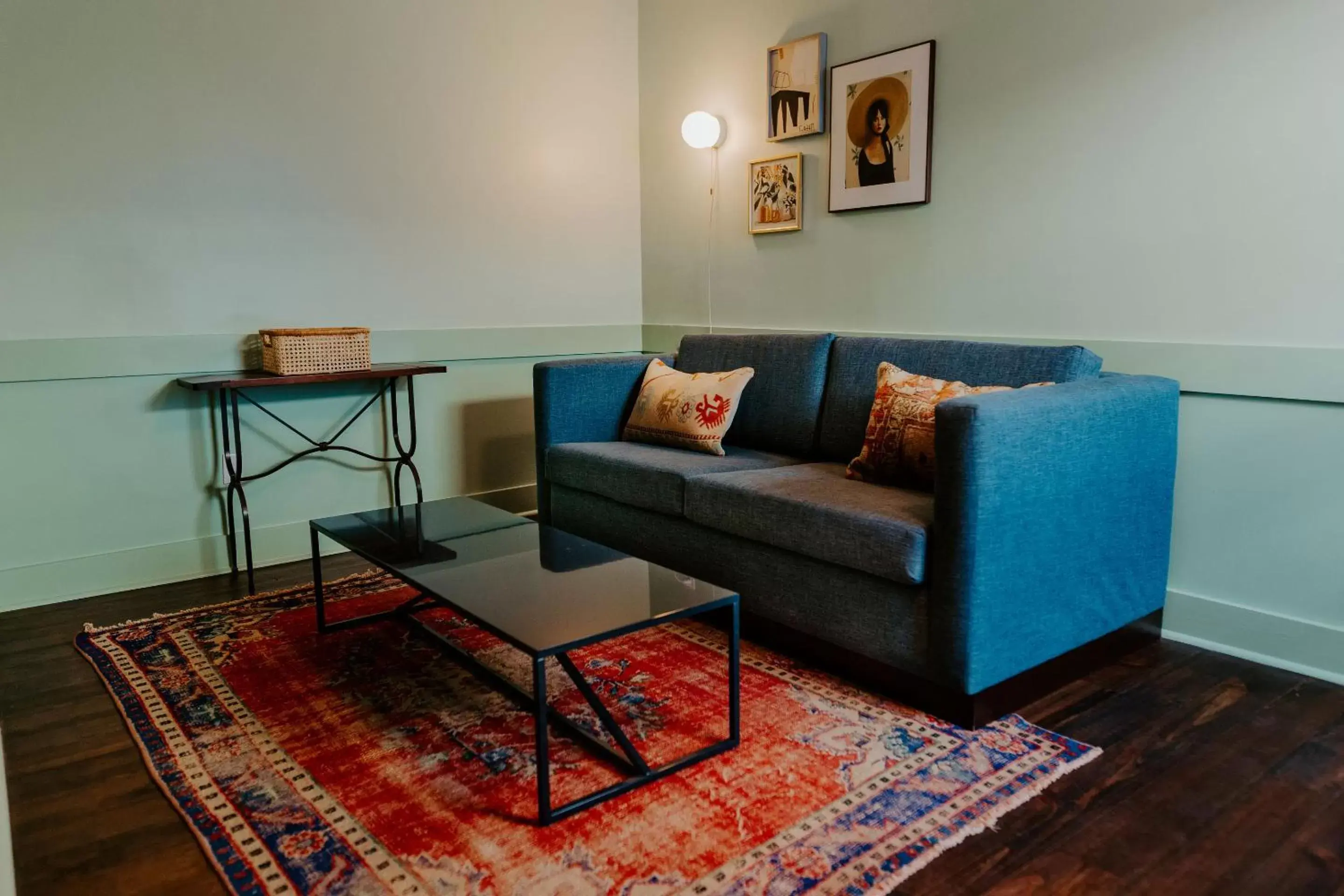 Living room, Seating Area in The Frenchmen