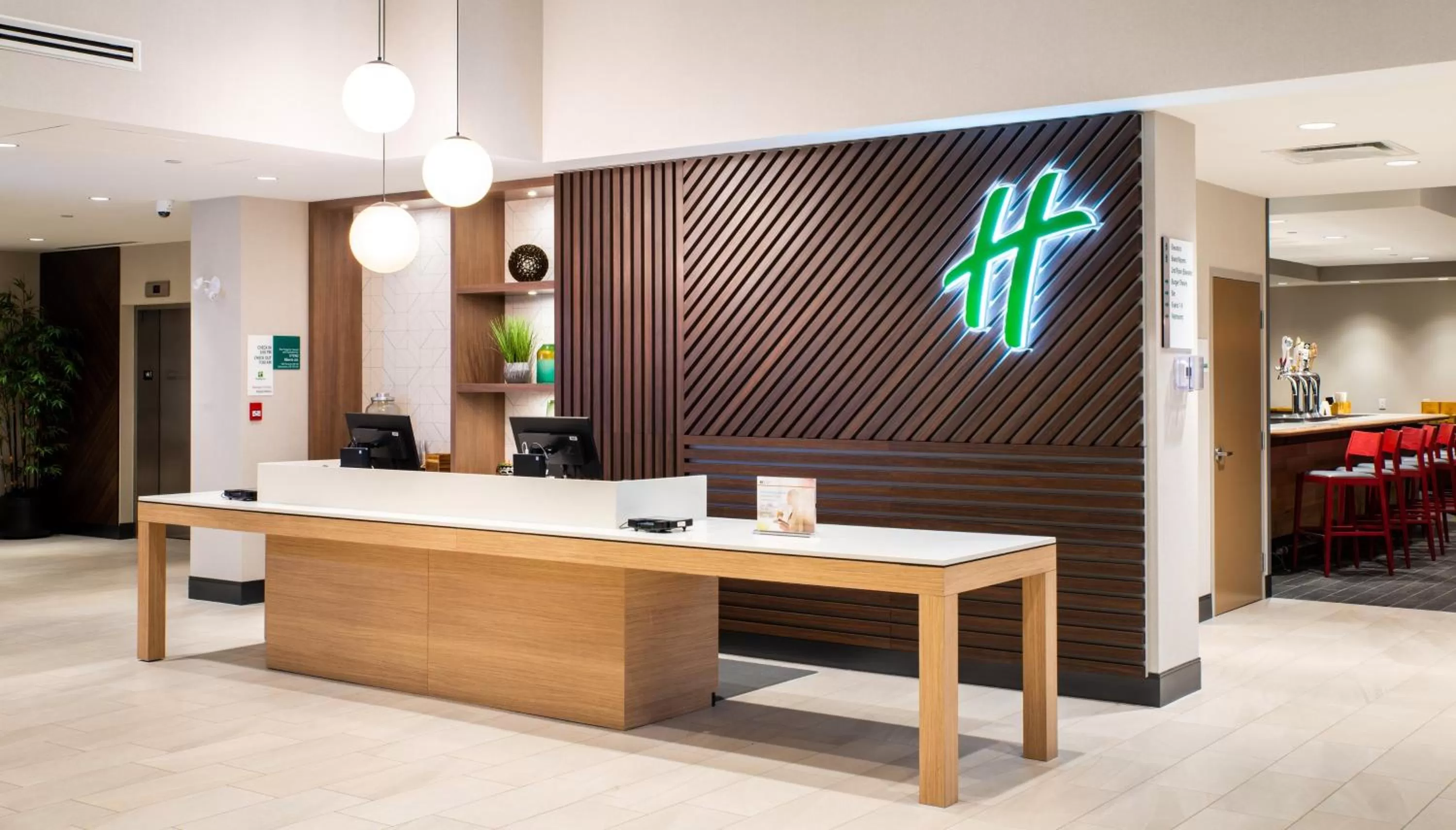 Property building in Holiday Inn Edmonton South - Evario Events by IHG